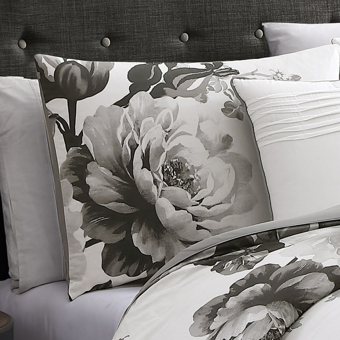 Ridgely 7 Pc Watercolor Black and White Floral Comforter Set