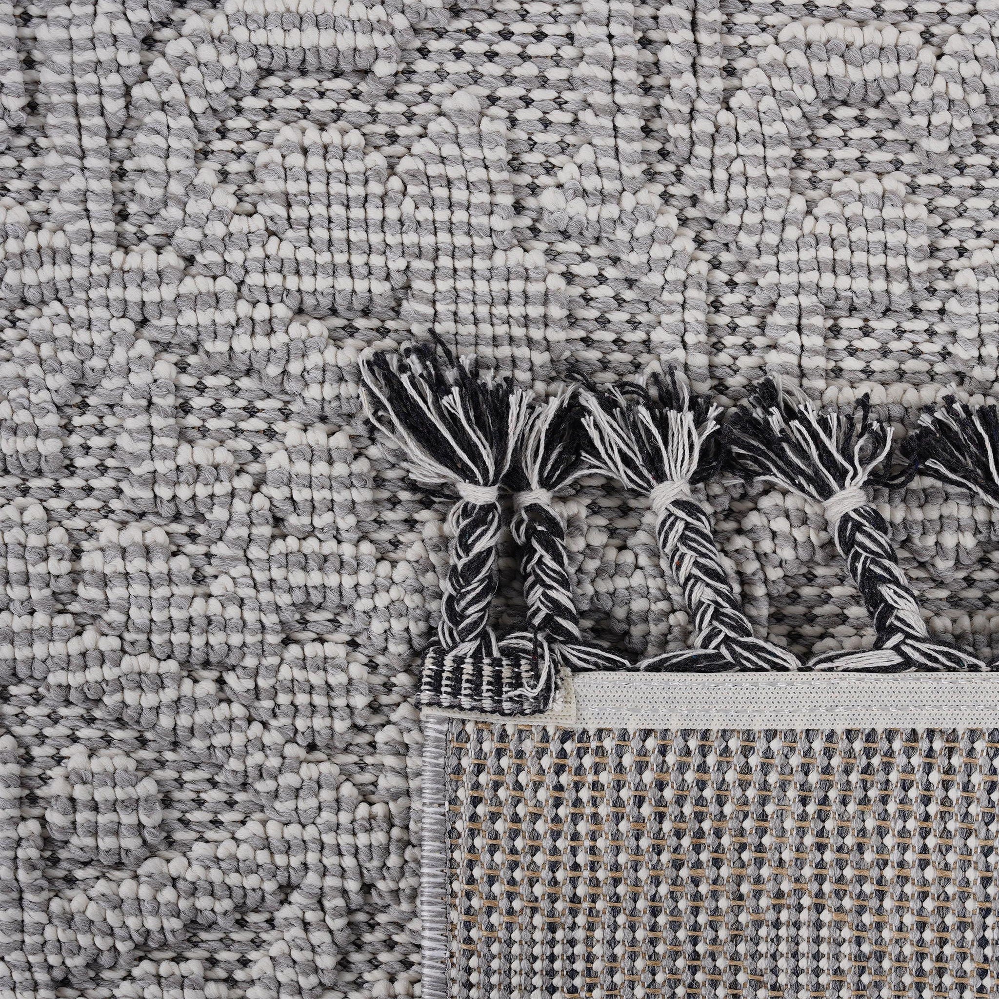 Guros - 8' X 10' Medallion Indoor / Outdoor Area Rug - White / Ivory