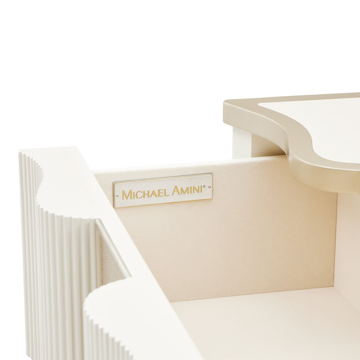 La Marisia - Nightstand - Creamy Pearl