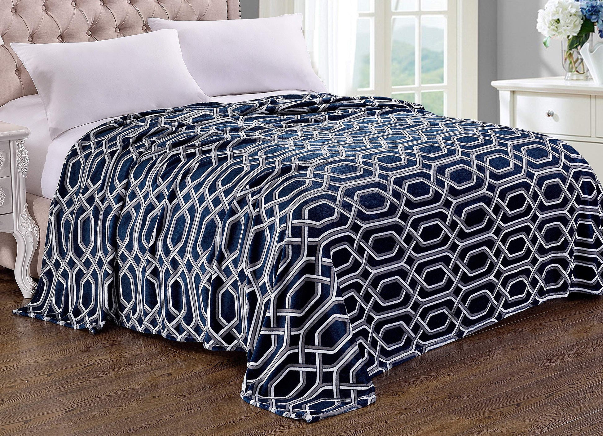 Decor&More Home Essentials Jessica Printed Microplush Blanket - Best Buy Furniture