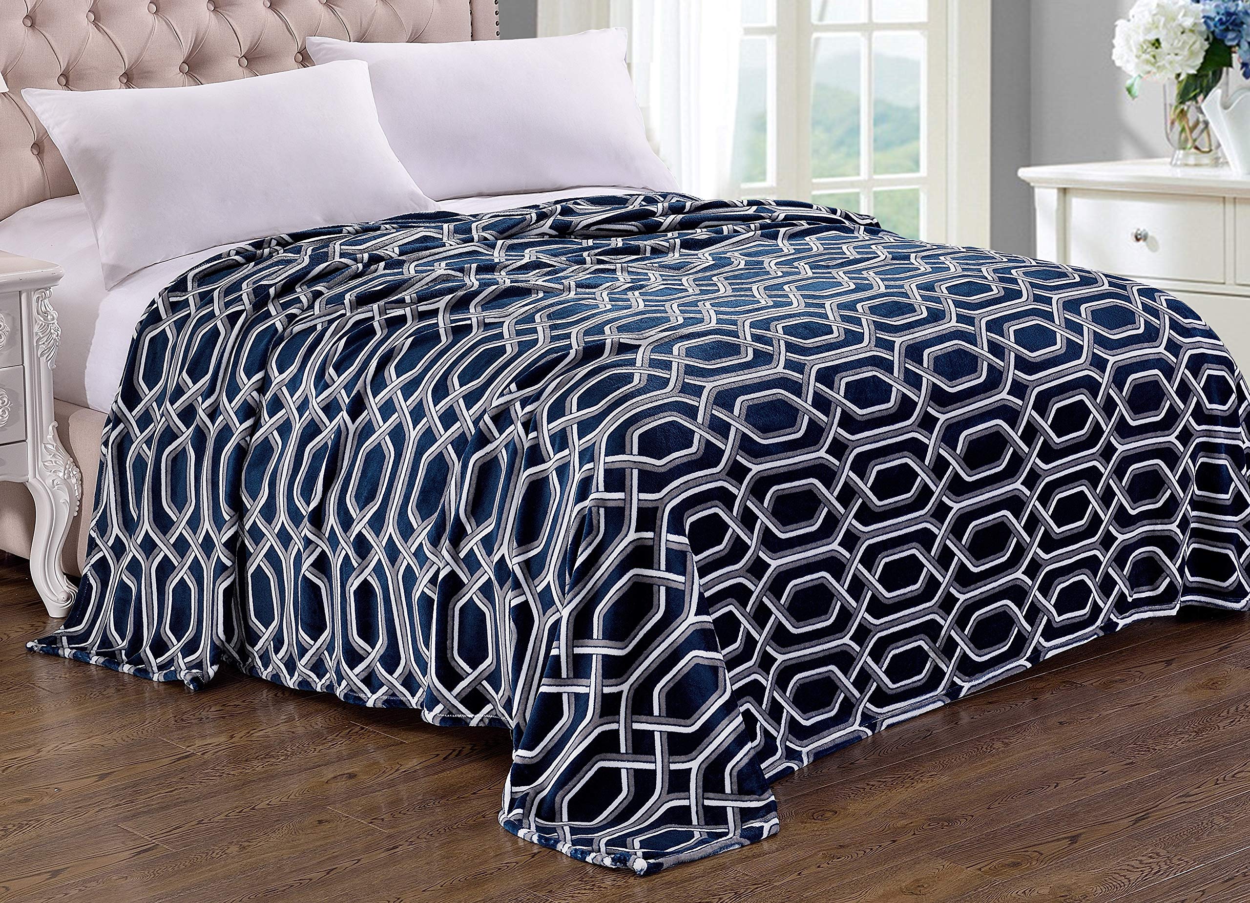 Decor&More Home Essentials Jessica Printed Microplush Blanket - Best Buy Furniture