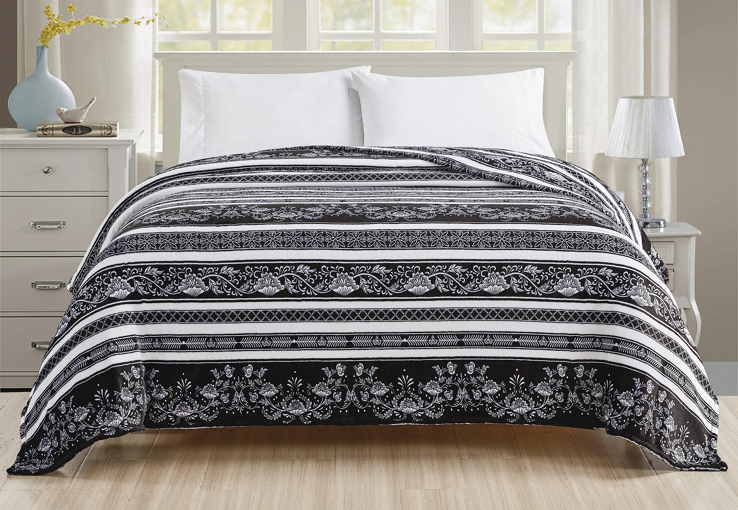 Faith, Hope, Love Home Decor Microplush Blanket - Paisley Black & White - Best Buy Furniture