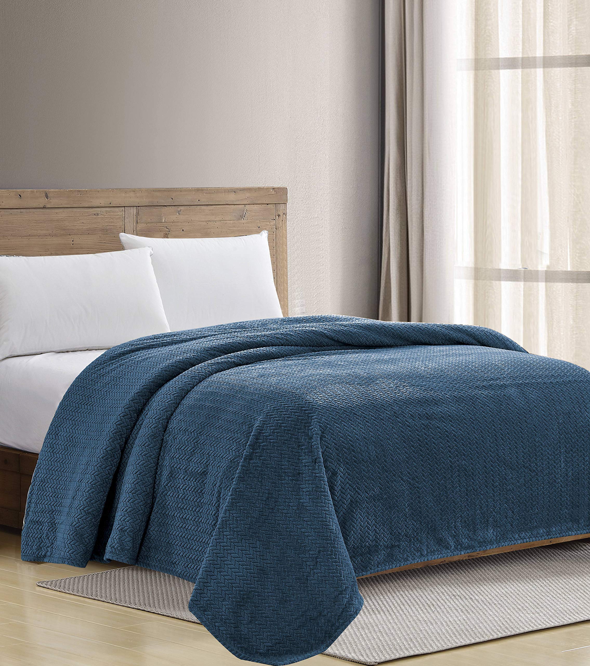 Decor&More Noble House Extra Heavy and Plush Chevron Braided Blanket - Best Buy Furniture