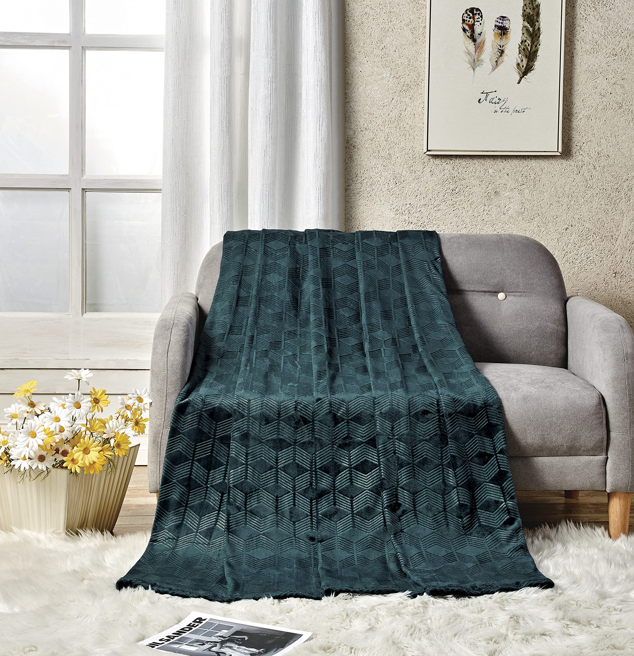 Ultra Plush by Decor&More Amrani Chevron Arrow Jacquard Microplush Blanket - Best Buy Furniture