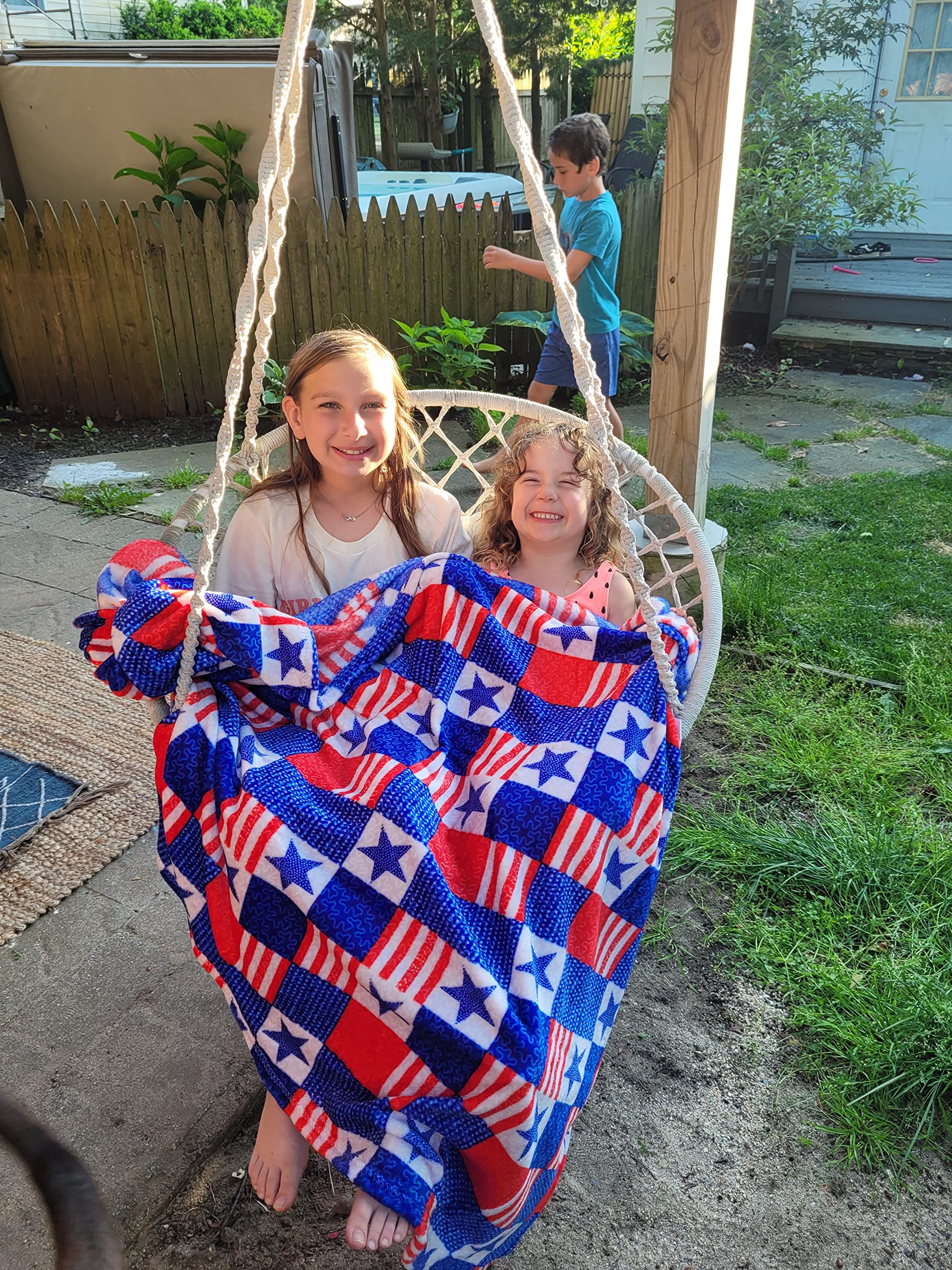 Decor&More American Pride Collection Microplush Throw Blanket (50" x 60") - Best Buy Furniture