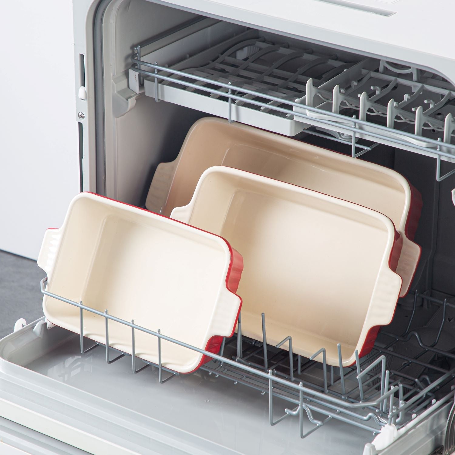 Red Bakeware Set of 4