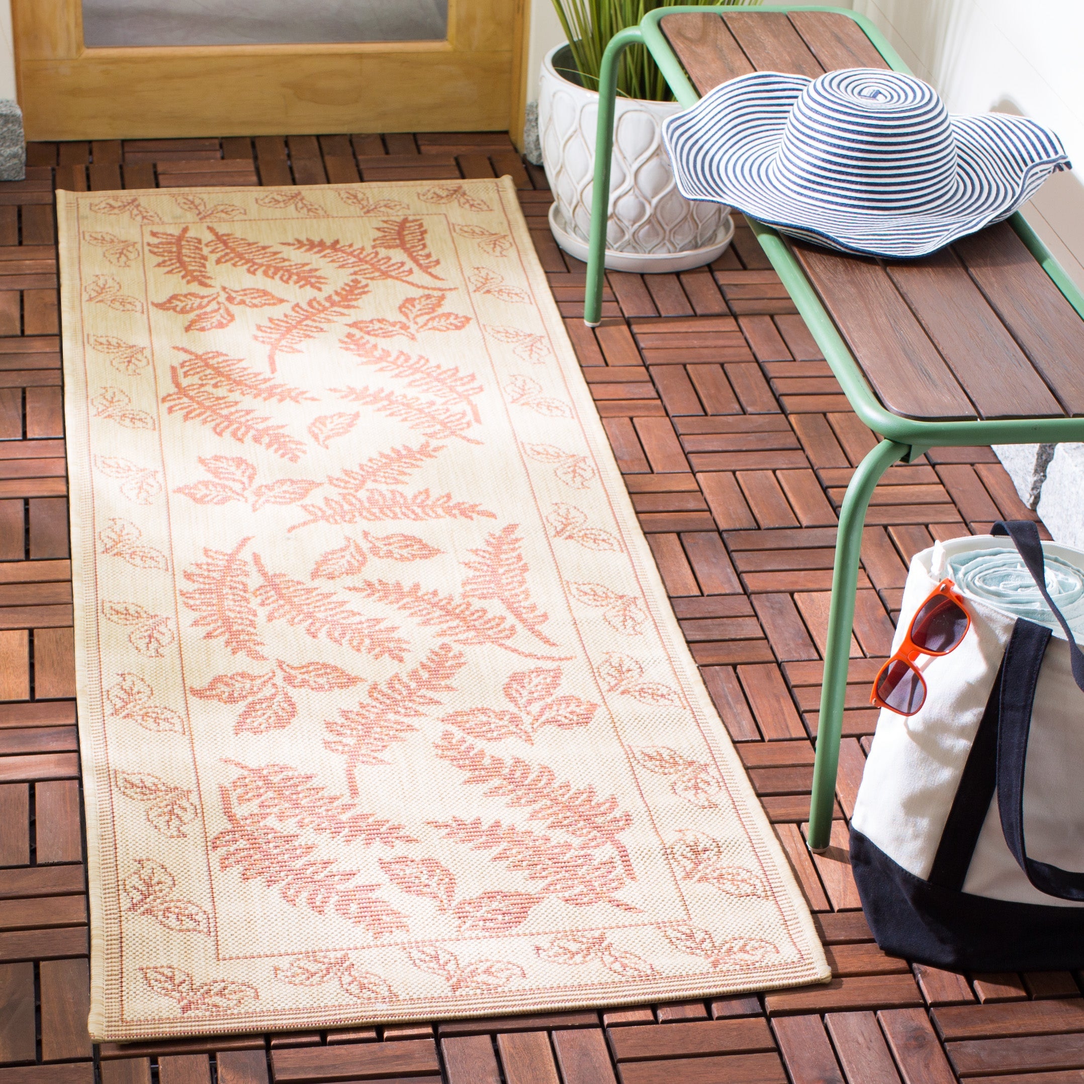 COURTYARD 0772 NATURAL / BROWN