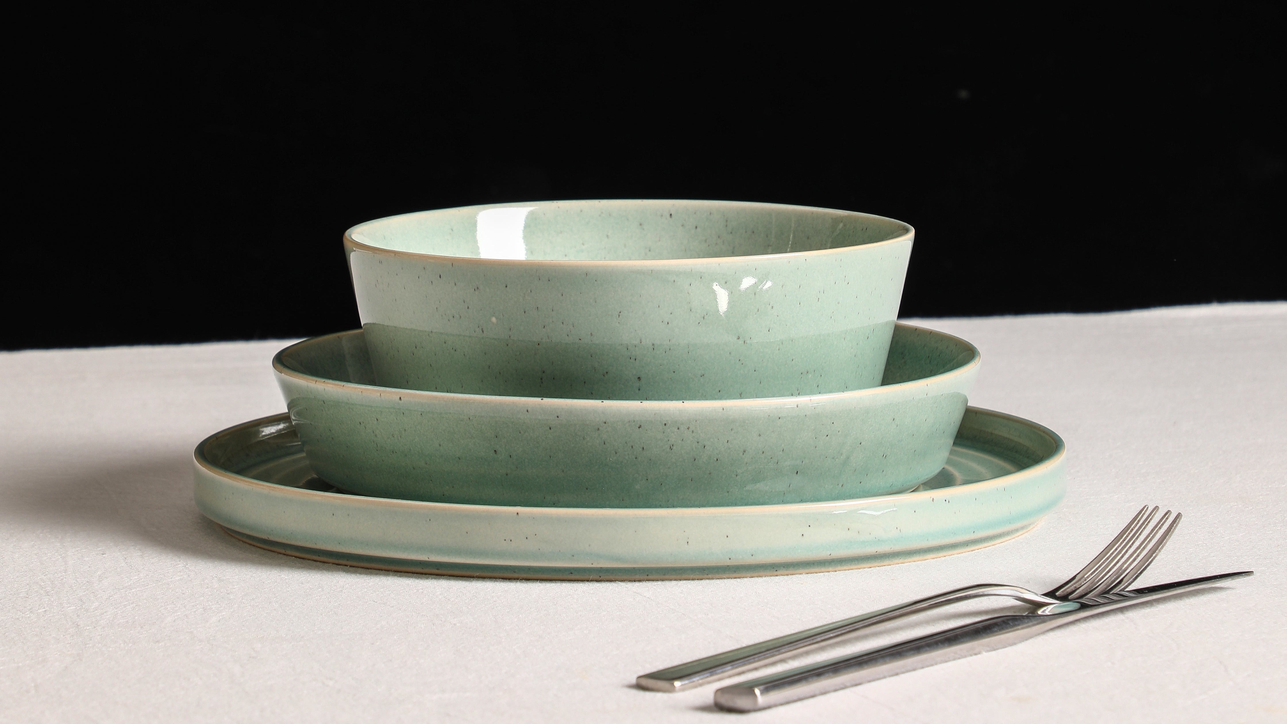 Claire Stoneware Dinnerware Set - Green
