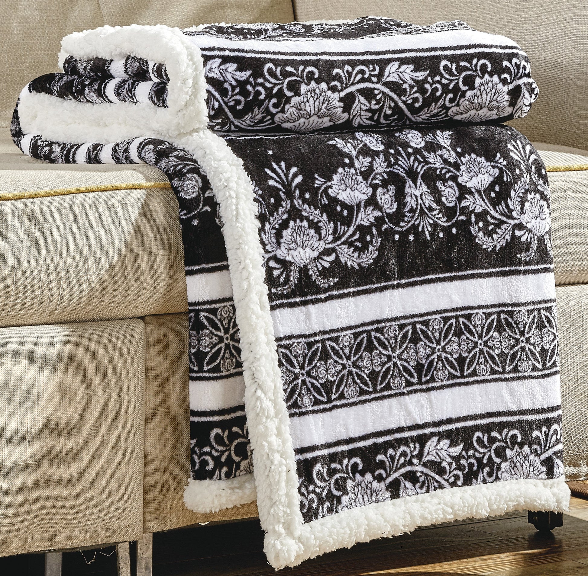 Faith Hope Love Amor Eterno Be Mine Love Collection Valentine'S Day Heart Ultra Plush Throw Blanket - Odelia - Best Buy Furniture