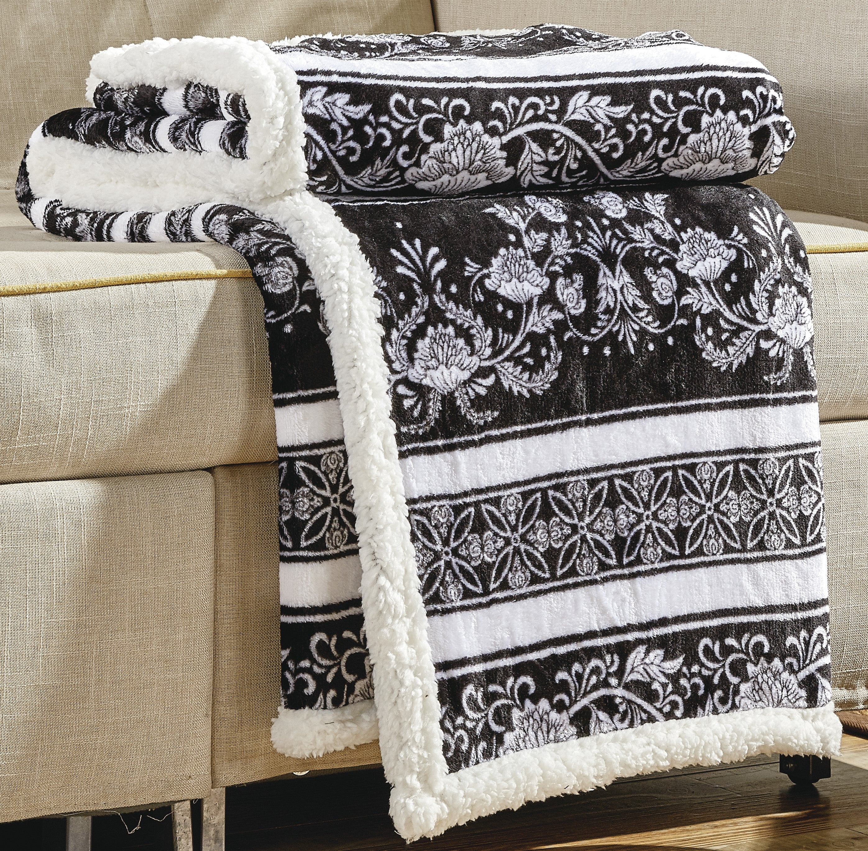 Faith Hope Love Amor Eterno Be Mine Love Collection Valentine'S Day Heart Ultra Plush Throw Blanket - Odelia - Best Buy Furniture