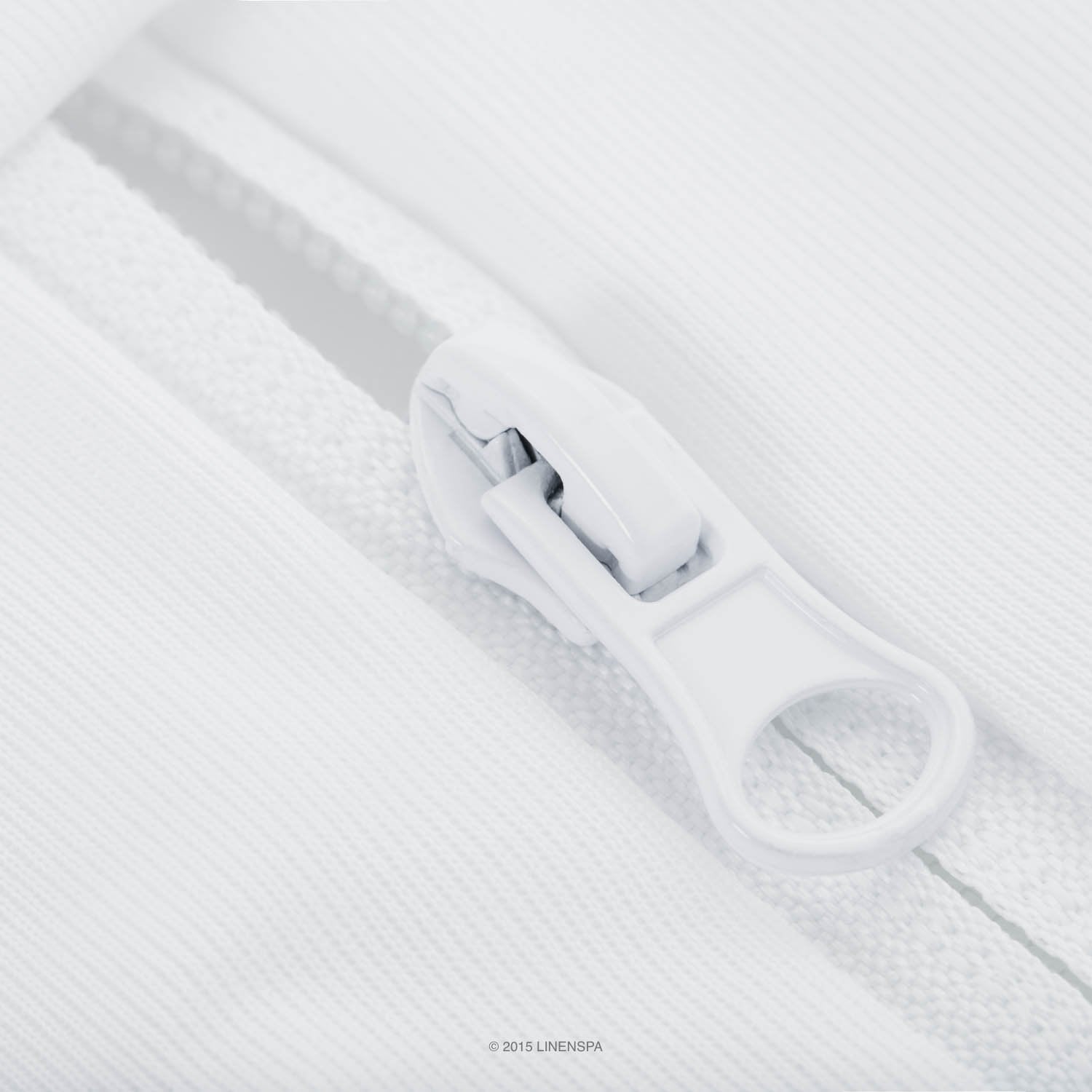Mattress Encasement Protector - Blocks Out Liquids, Bed Bugs, Dust Mites and Allergens