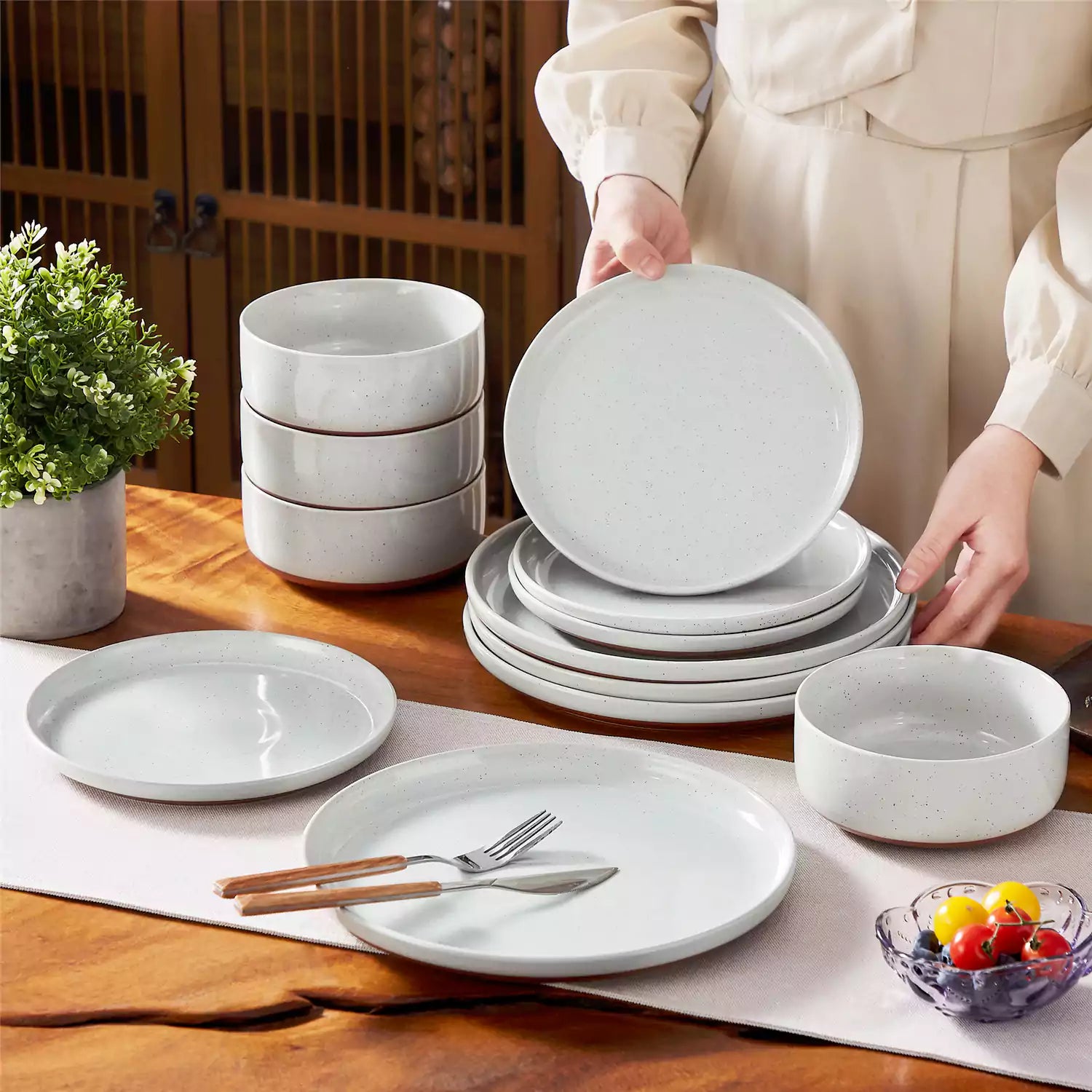 Tara Brown 24 Piece Dinnerware Set for 8