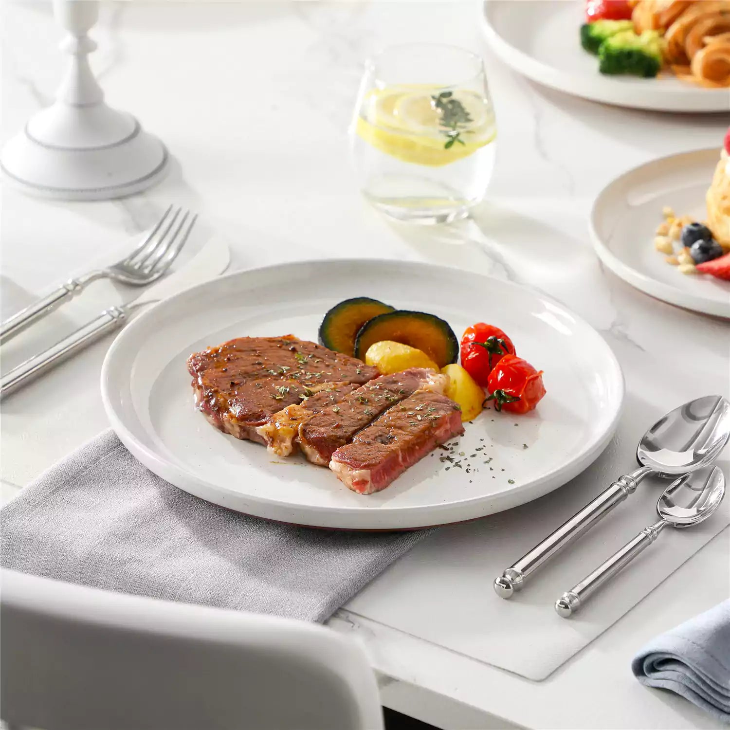 Tara Brown 18 Piece Dinnerware Set