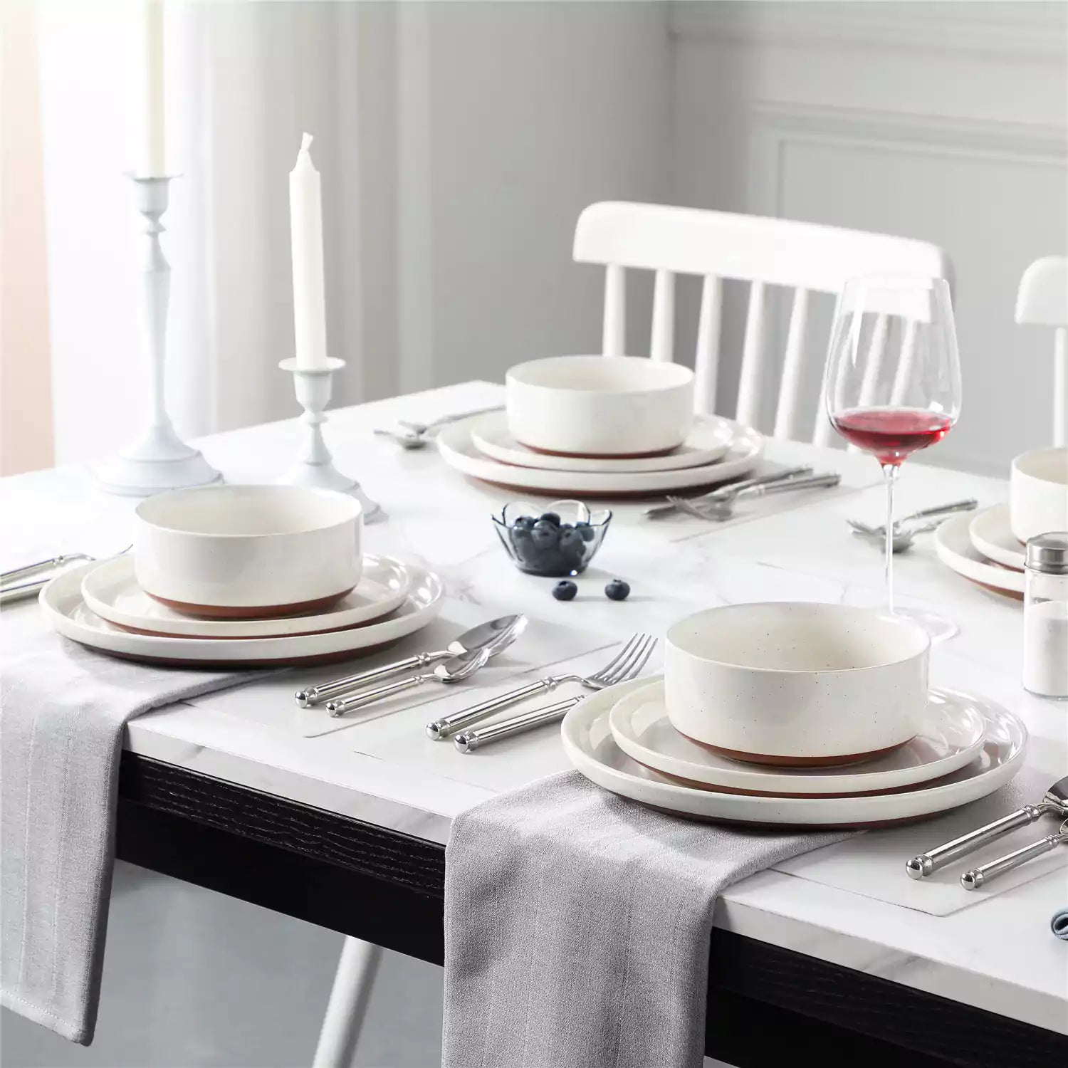 Tara 18 Piece Dinnerware Set