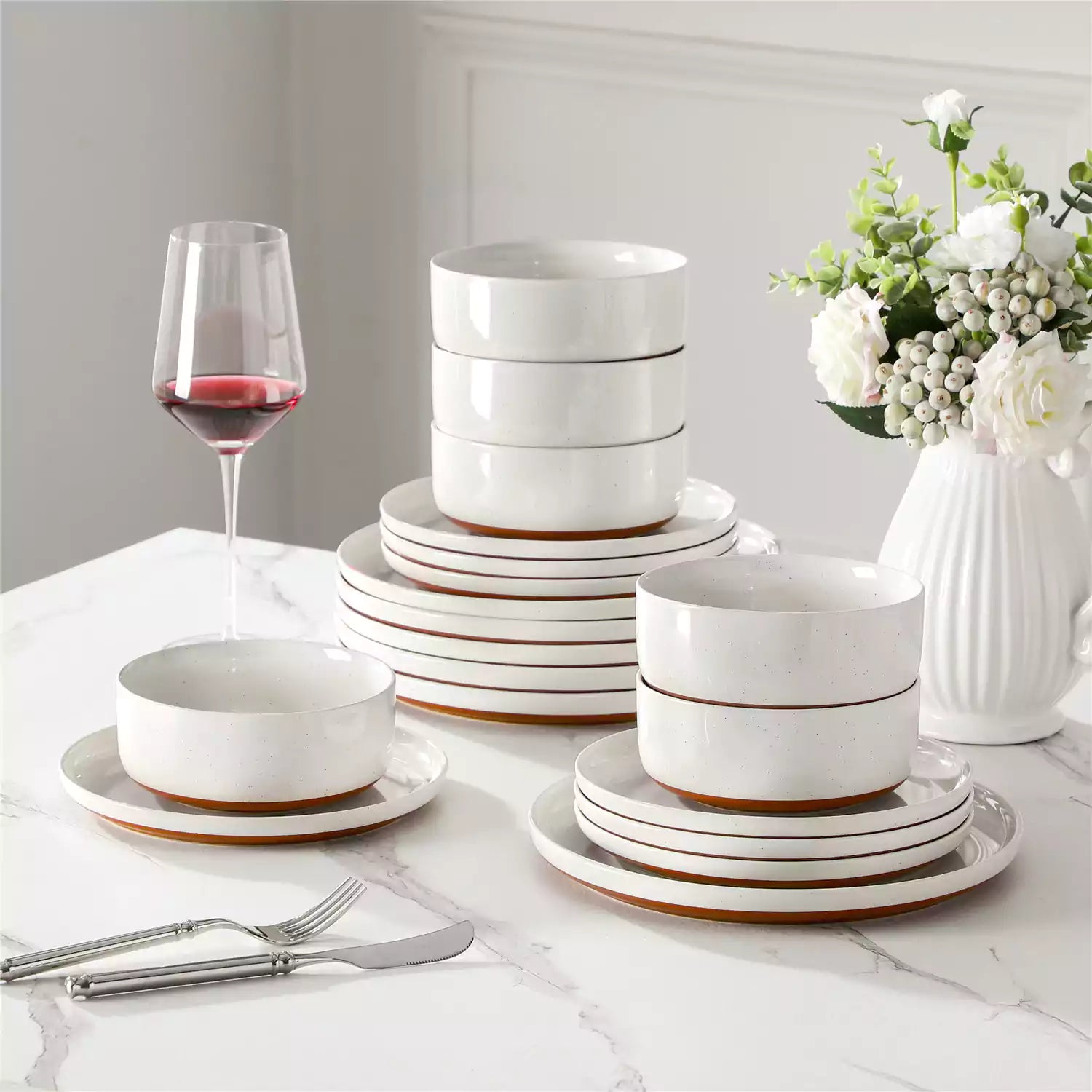 Tara Brown 18 Piece Dinnerware Set