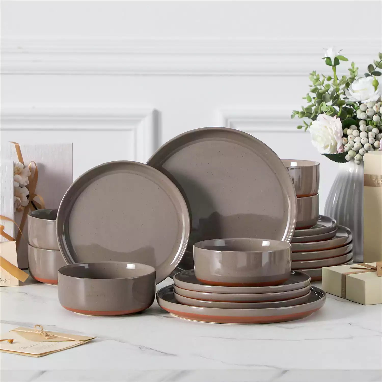 Tara Brown 18 Piece Dinnerware Set