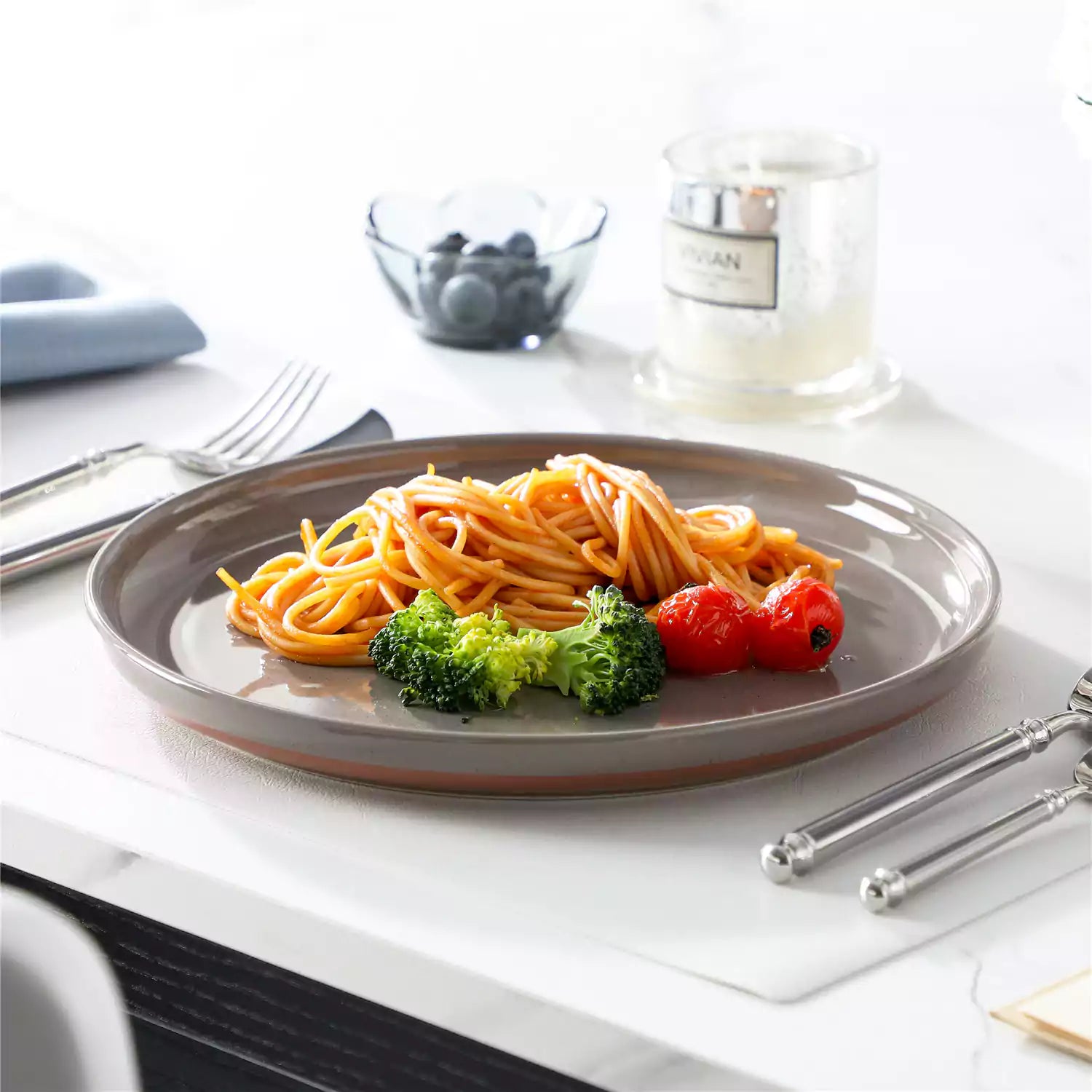 Tara Brown 18 Piece Dinnerware Set