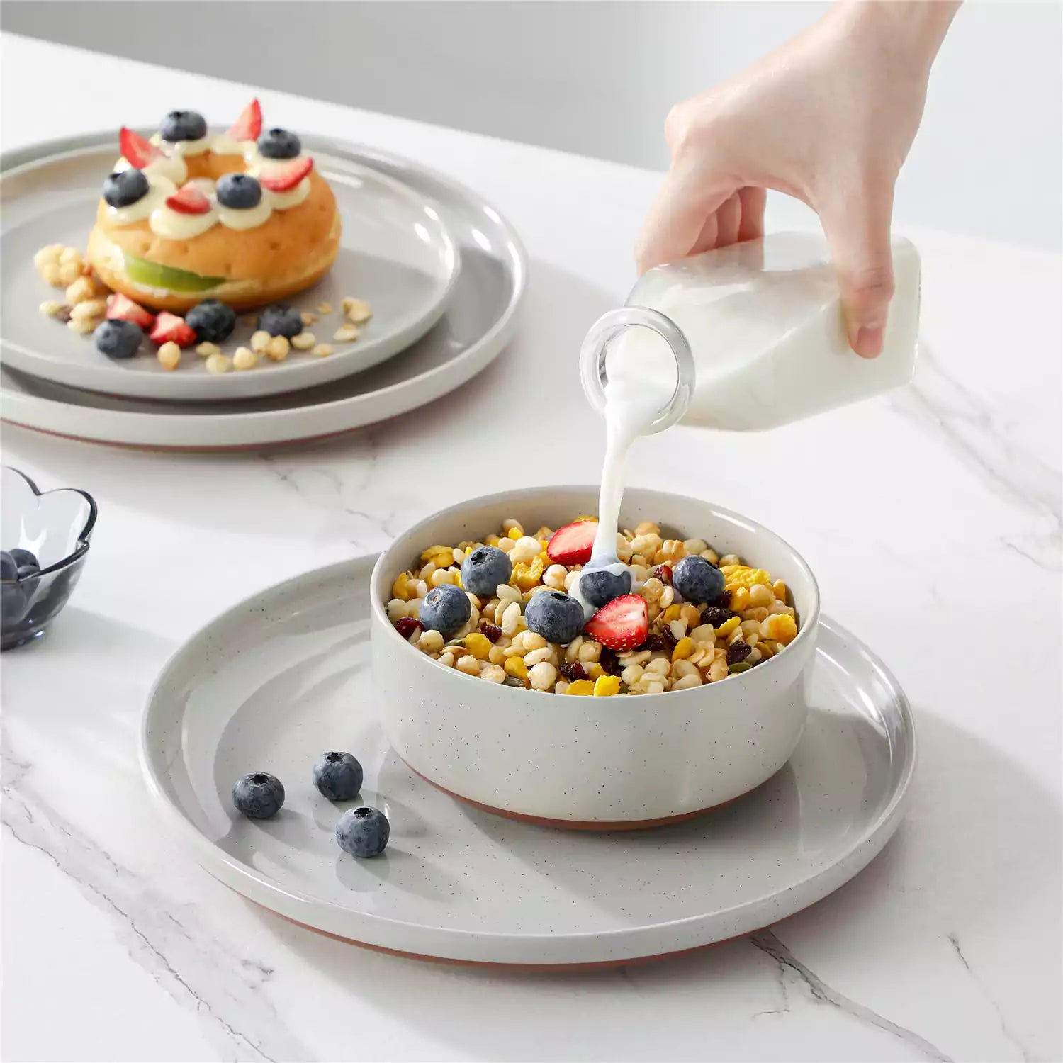 Tara Brown 18 Piece Dinnerware Set