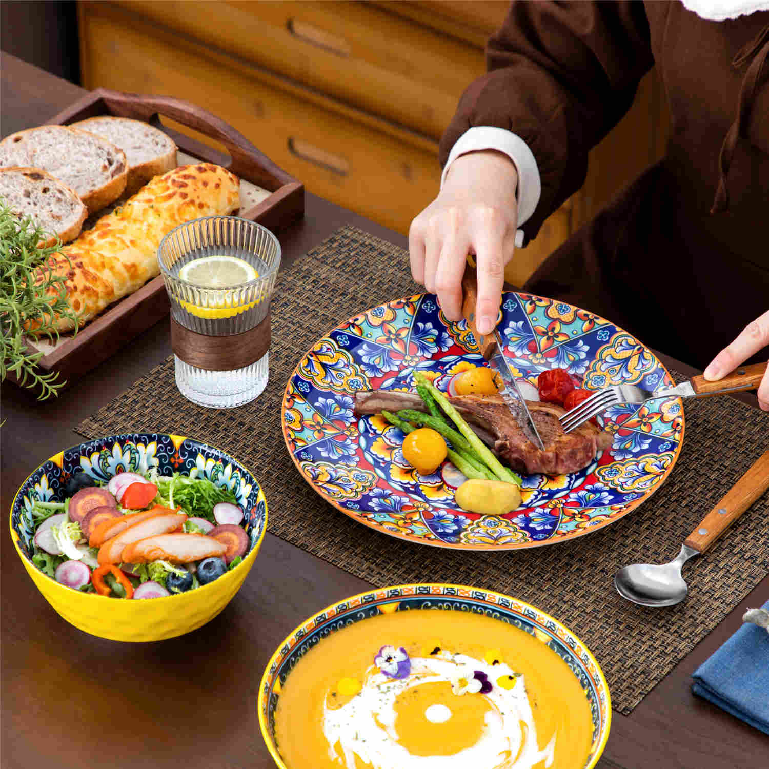 Simi 18 Piece Dinnerware Set