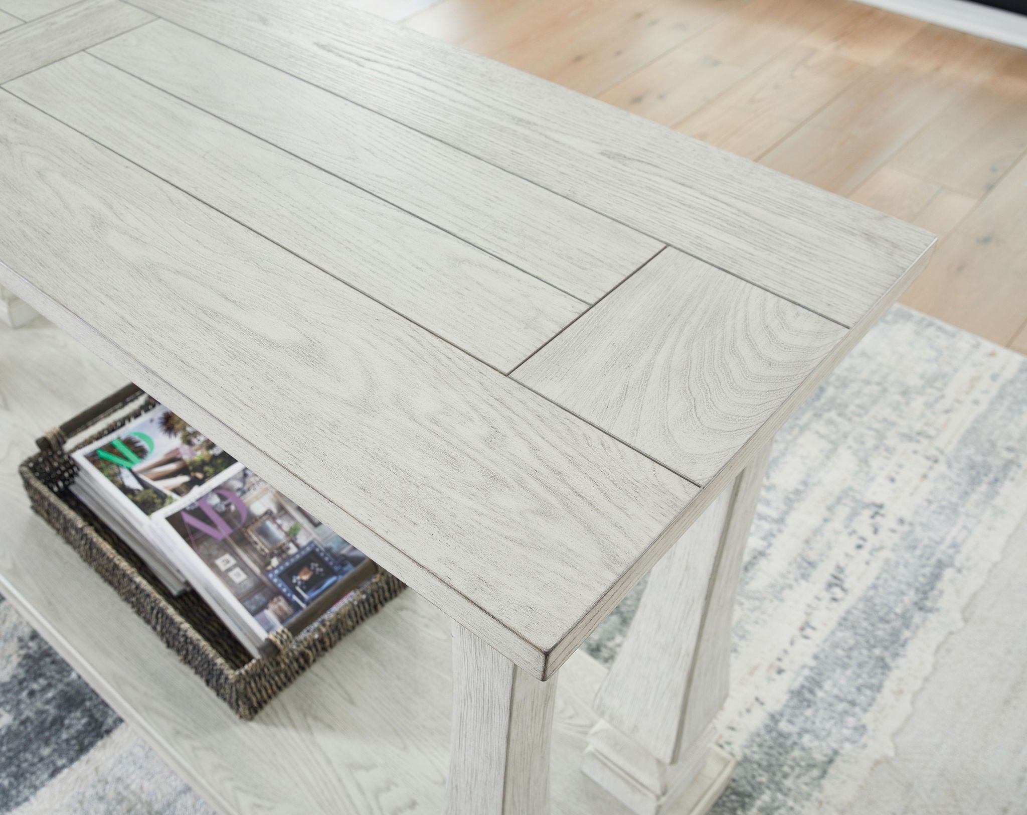 Arlendyne - Sofa Table - Antique White