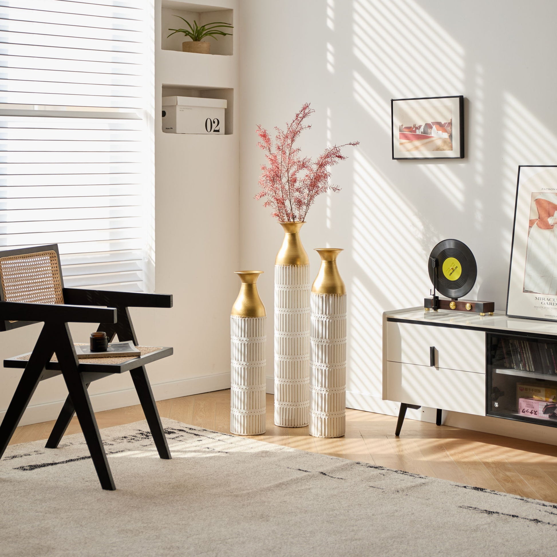 Floor Metal Vases Decorated White Metal Vases (Set of 3) Gorgeous Home Decoration Large Glazed Metal Vases - White - Best Buy Furniture