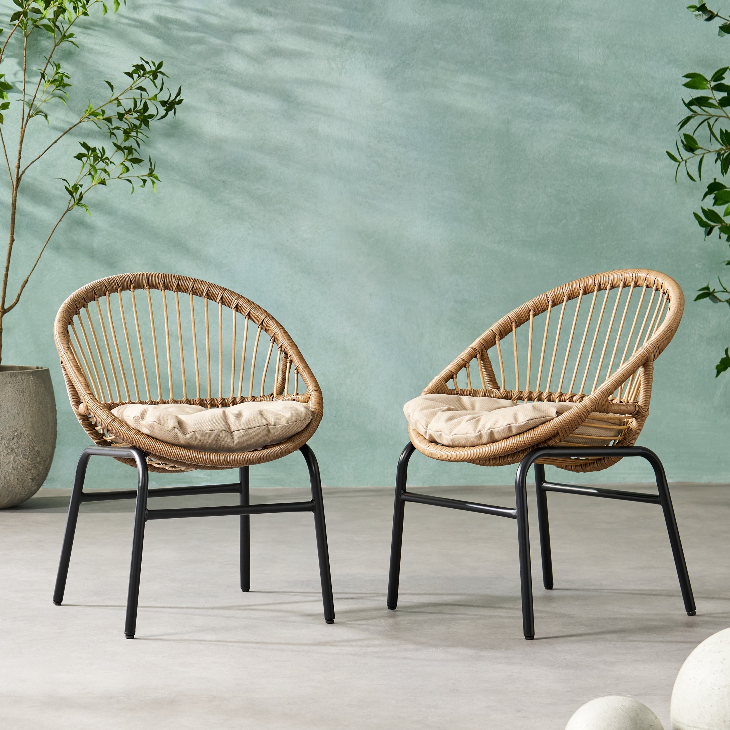 Outdoor Accent Chair with Curved Back and Basket Frame Set of 2