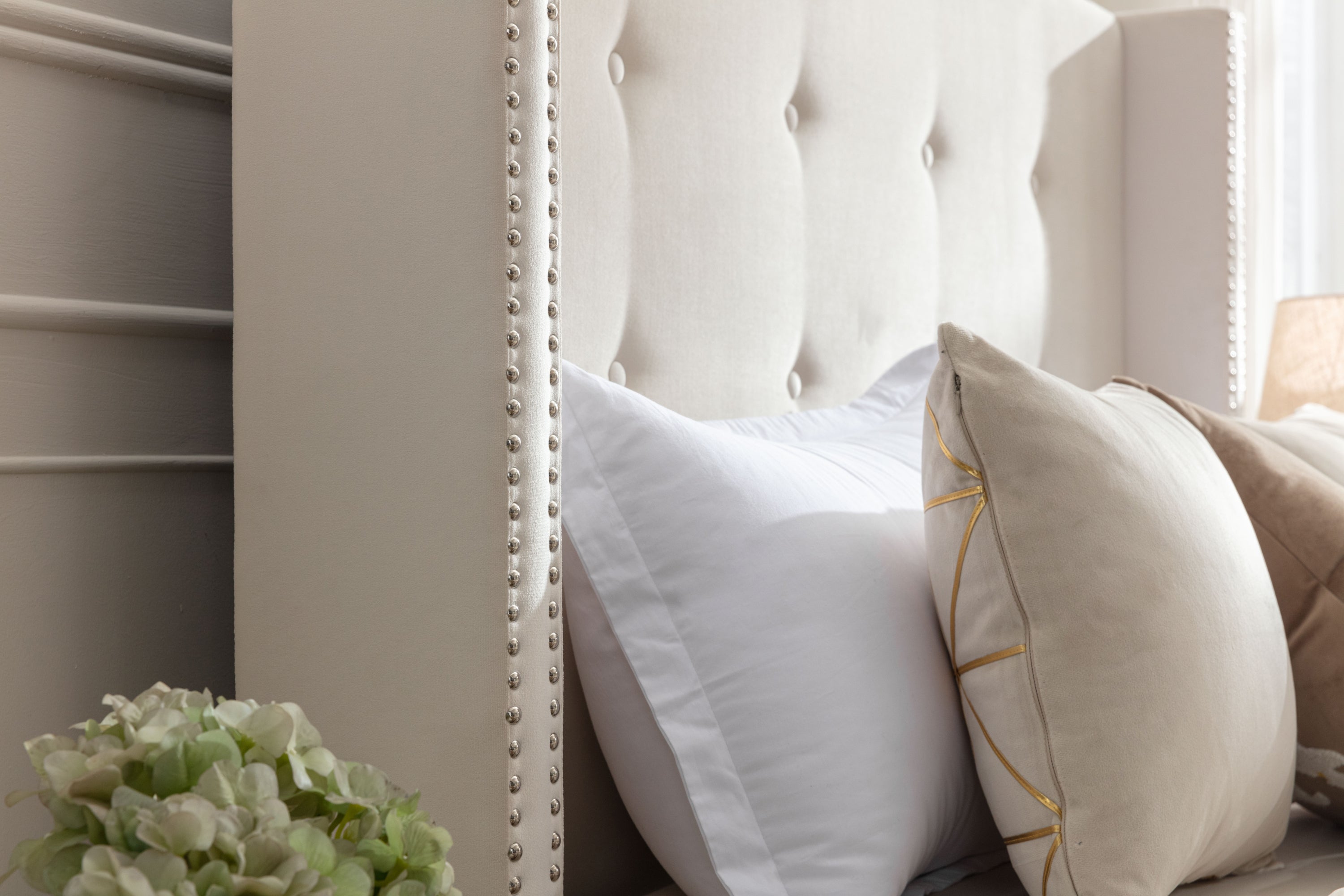 Luxury Wingback Upholstered Bed Frame – King or Queen Sizes, Ivory or Navy Fabric