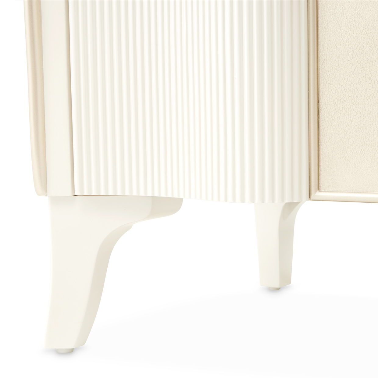 La Marisia - 5-Drawer Chest - Creamy Pearl