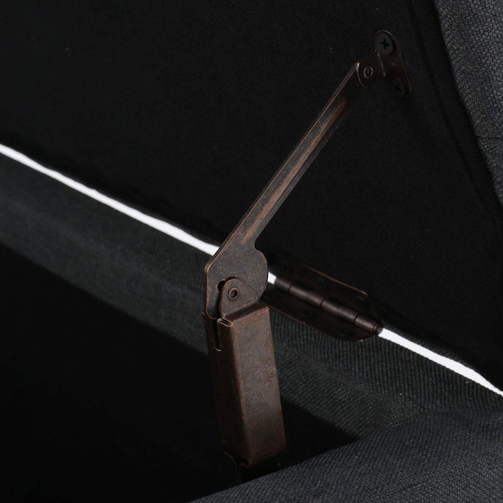 Glouster - Contemporary Storage Ottoman With Button Tufted Design - Best Buy Furniture