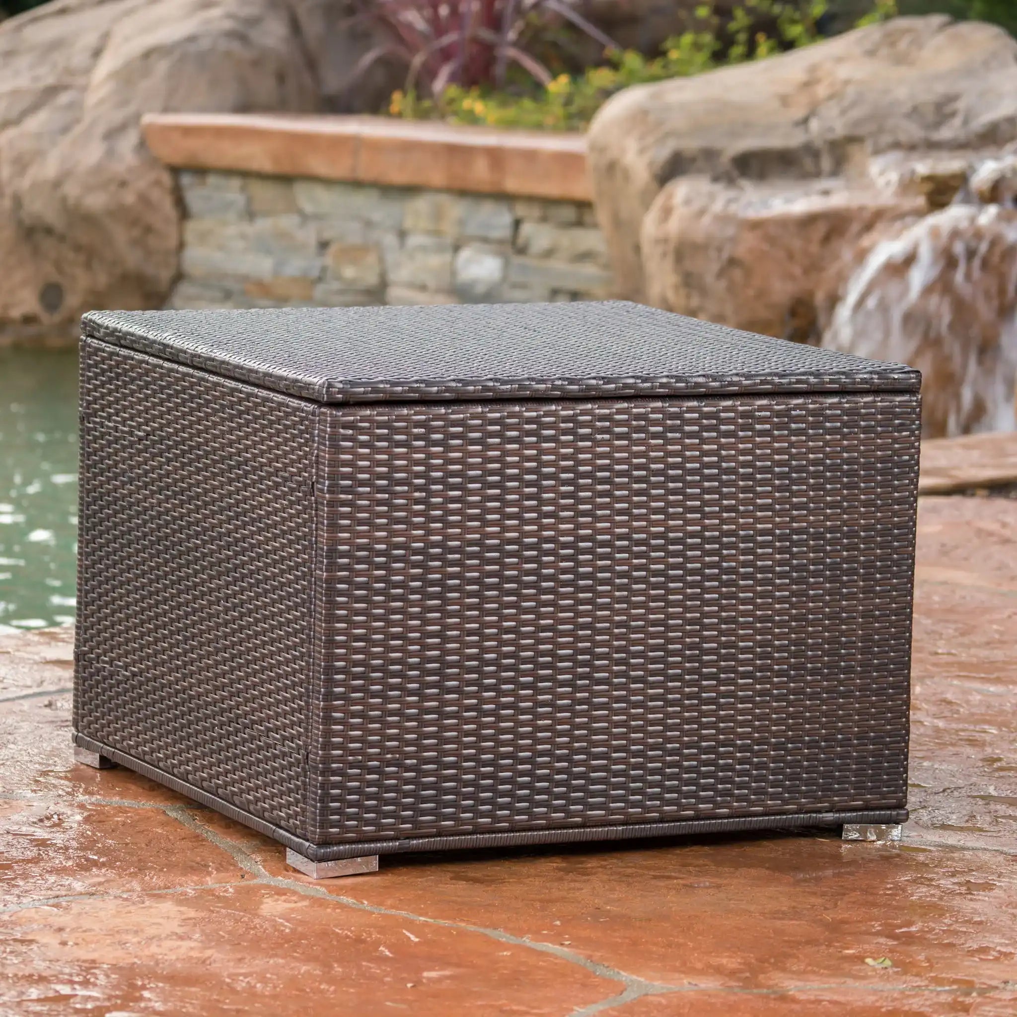 Santa Rosa - Storage Table