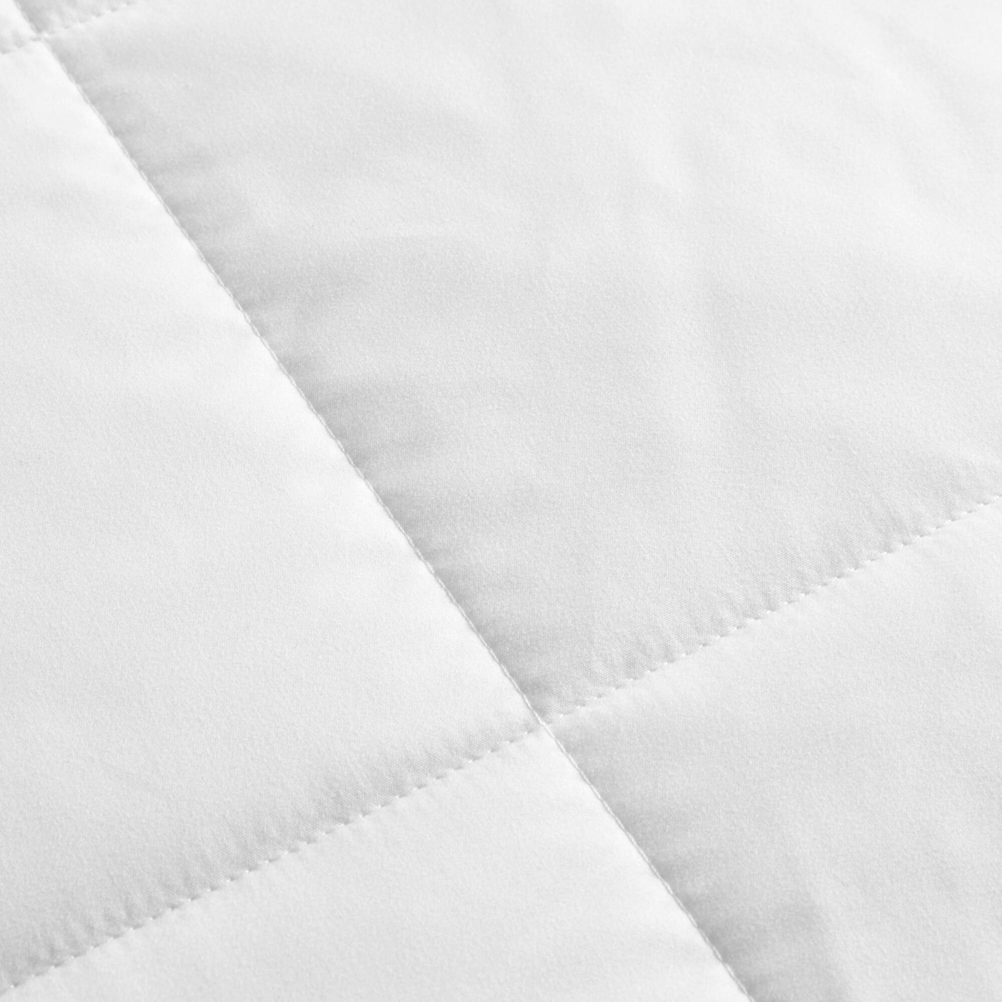 Down Alternative Blanket