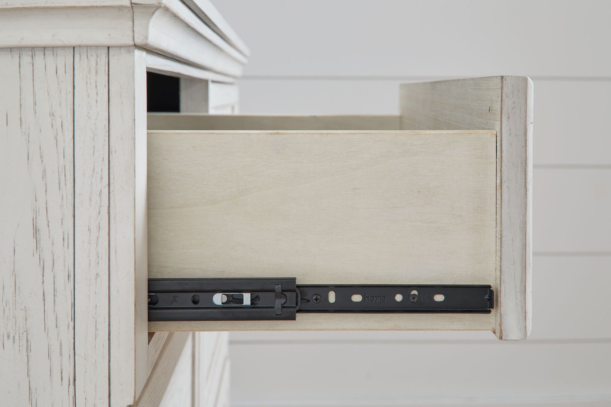 Robbinsdale - Dresser - Best Buy Furniture