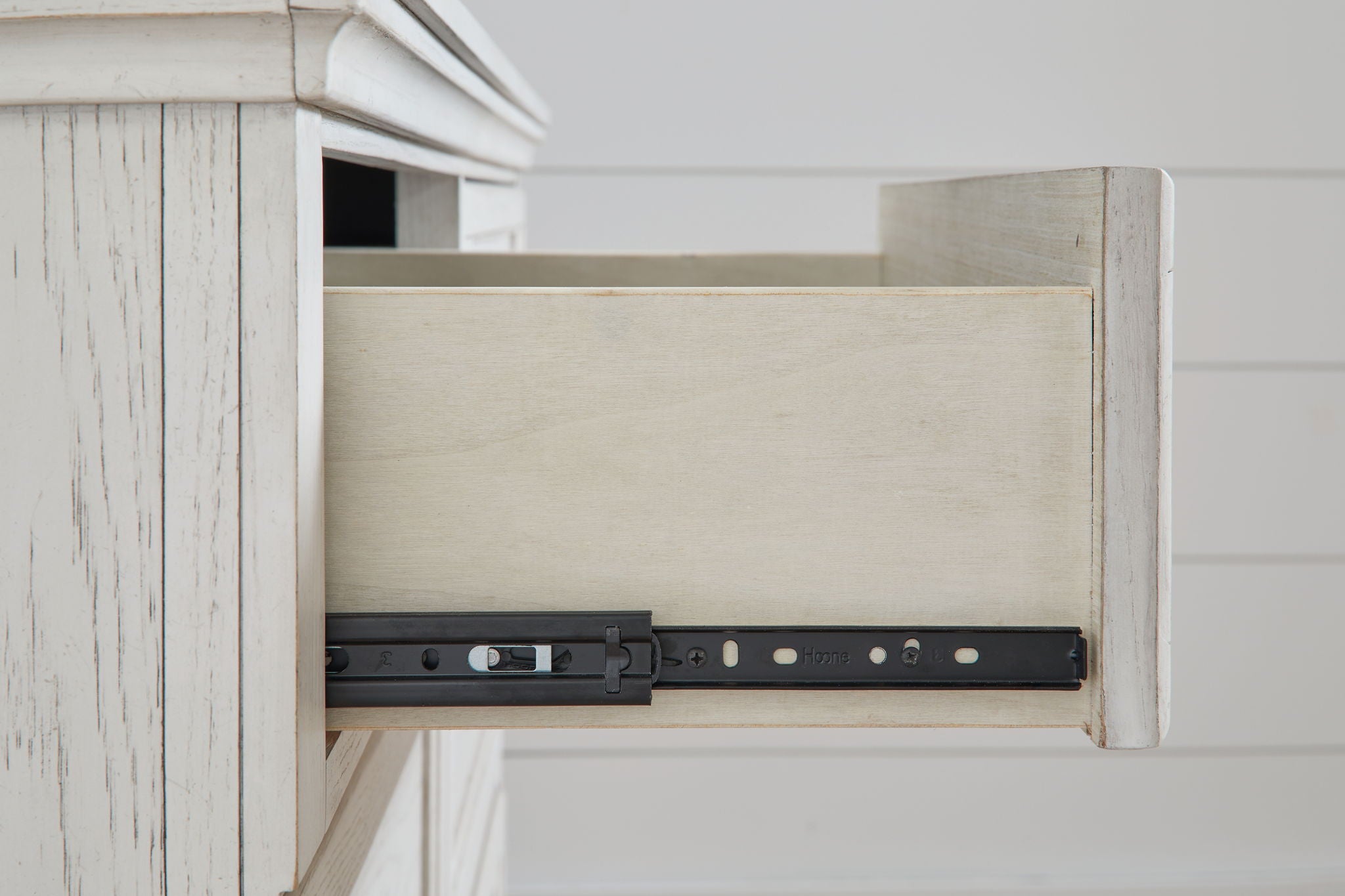 Robbinsdale - Dresser - Best Buy Furniture