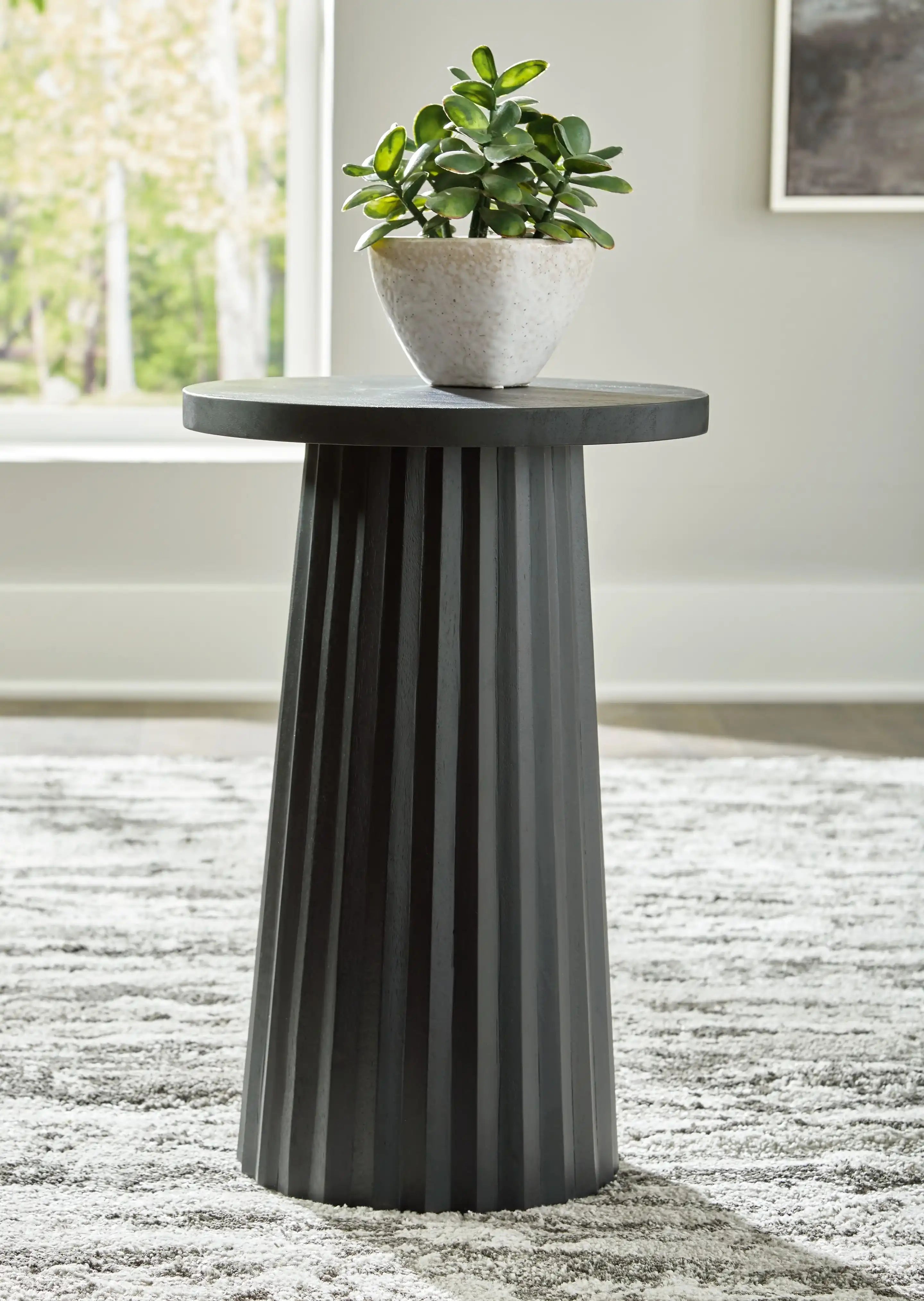 Ceilby - Accent Table - Best Buy Furniture
