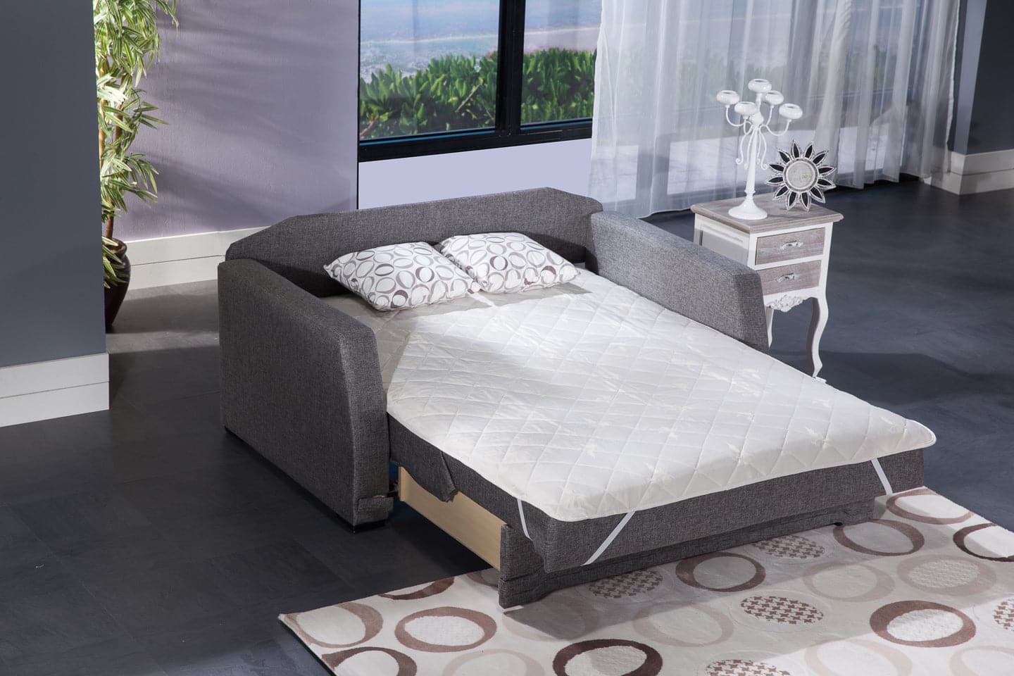 Streamlined Profile: Features a modern design with checkered stitching and decorative pleating
