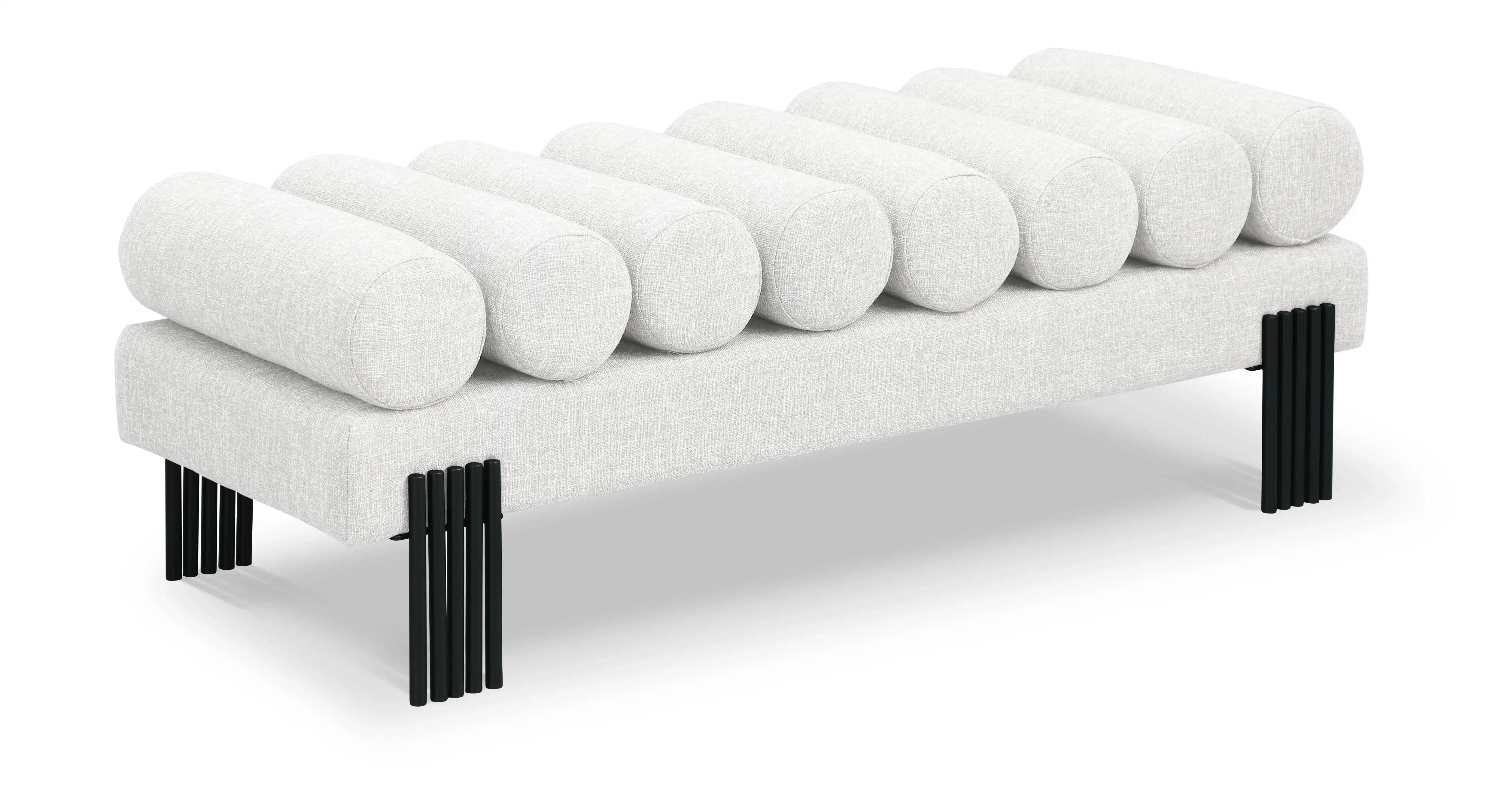 Akeela - Bench