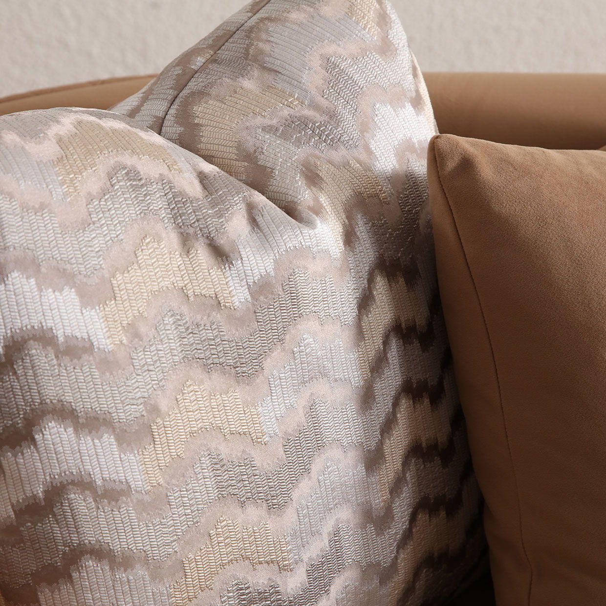 Ariana - Velvet Loveseat