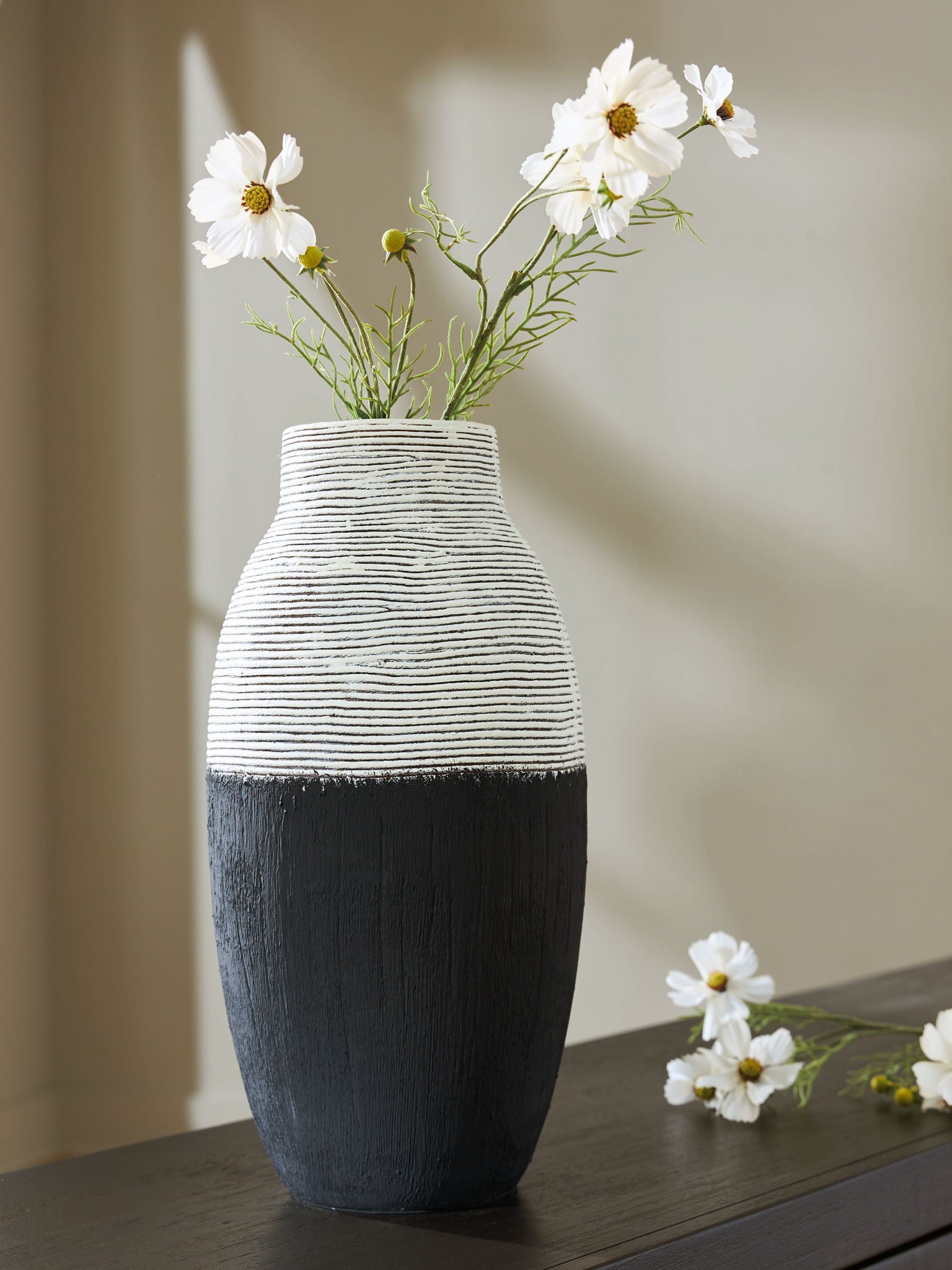 Girtha - Vase - Best Buy Furniture