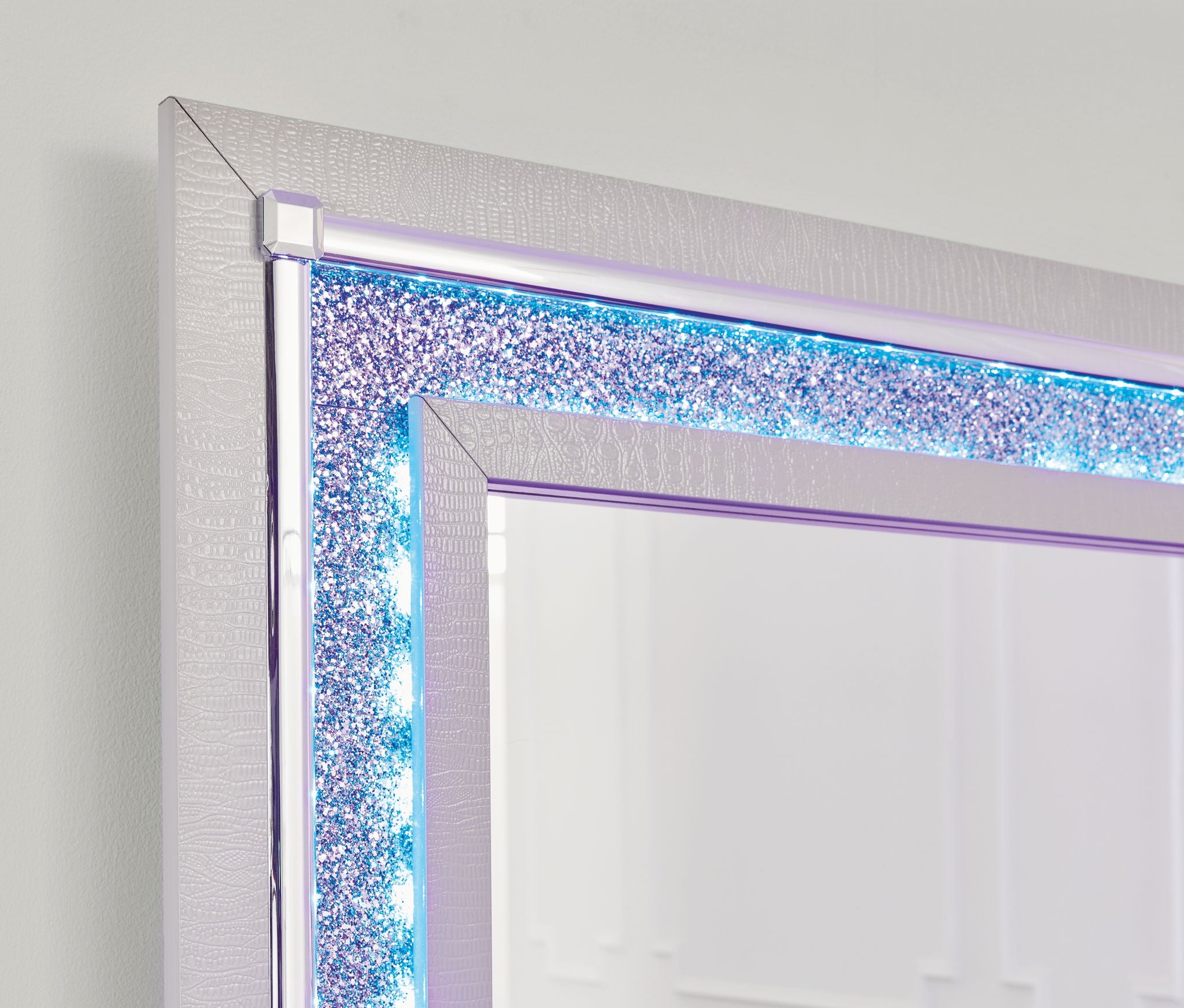 Zyniden - Dresser And Mirror - Silver