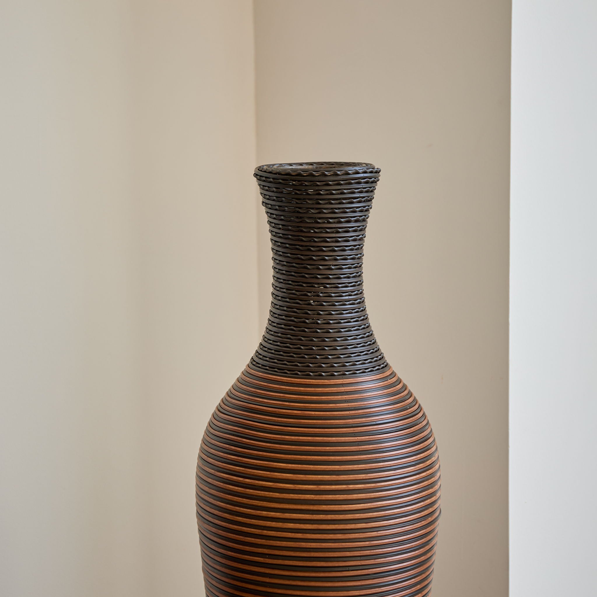 Tall Standing Designer Floor Vases With Elegant 2 Tone Finishes Ideal For Decorating Living Rooms, Bedrooms, Entryways Perfect For Decorating Your Home - Black / Gray