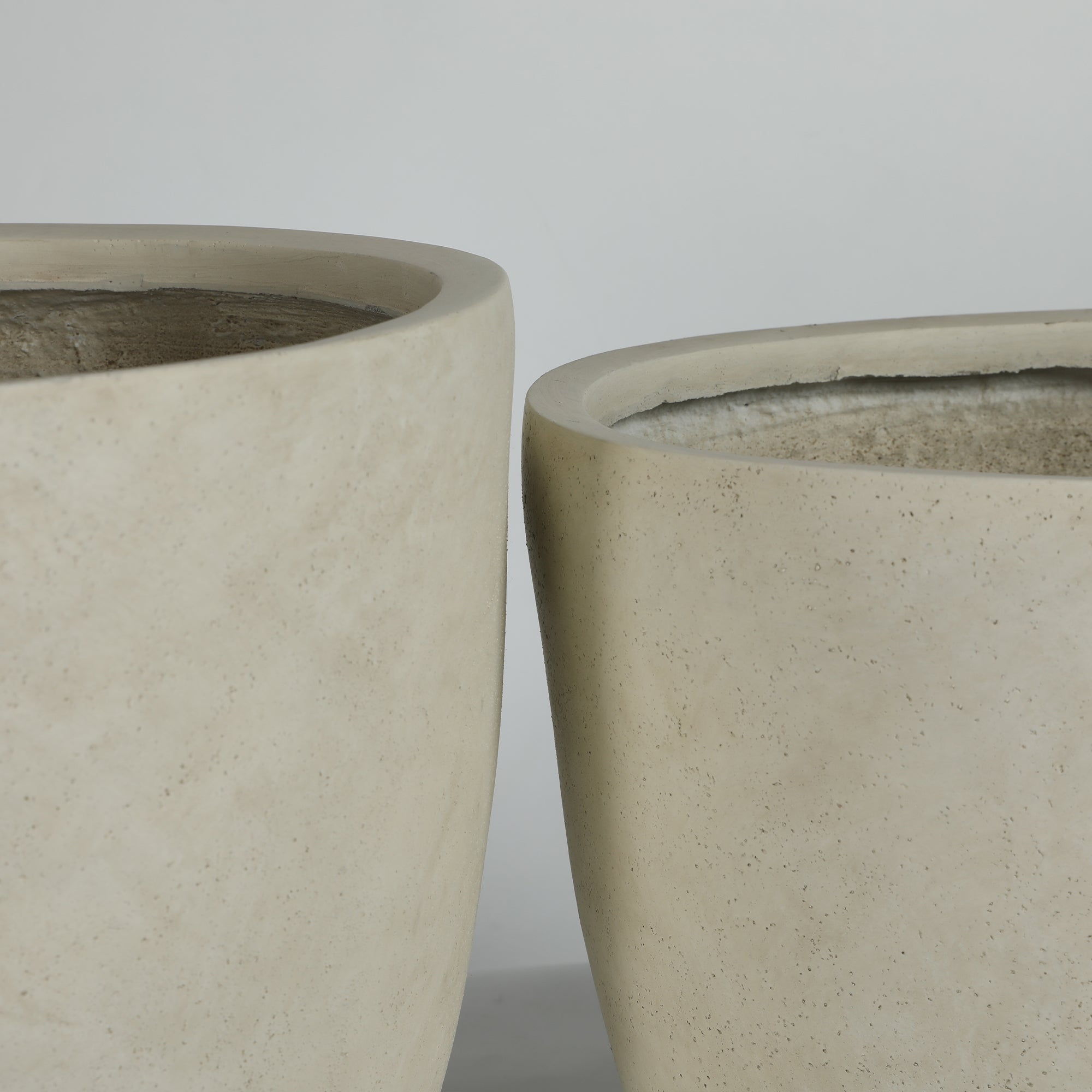 Round Concrete Planter Set of 2, Large Outdoor Indoor Handmade Rustic Decorative Planter Pots with Drainage Holes
