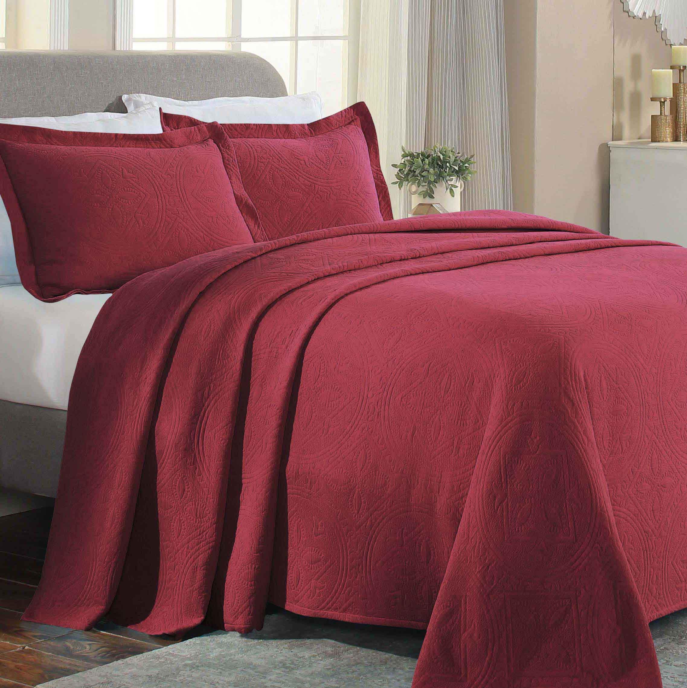 Celtic Circle Cotton Jacquard Matelasse Bedspread Set - Bedspread by Superior Brand