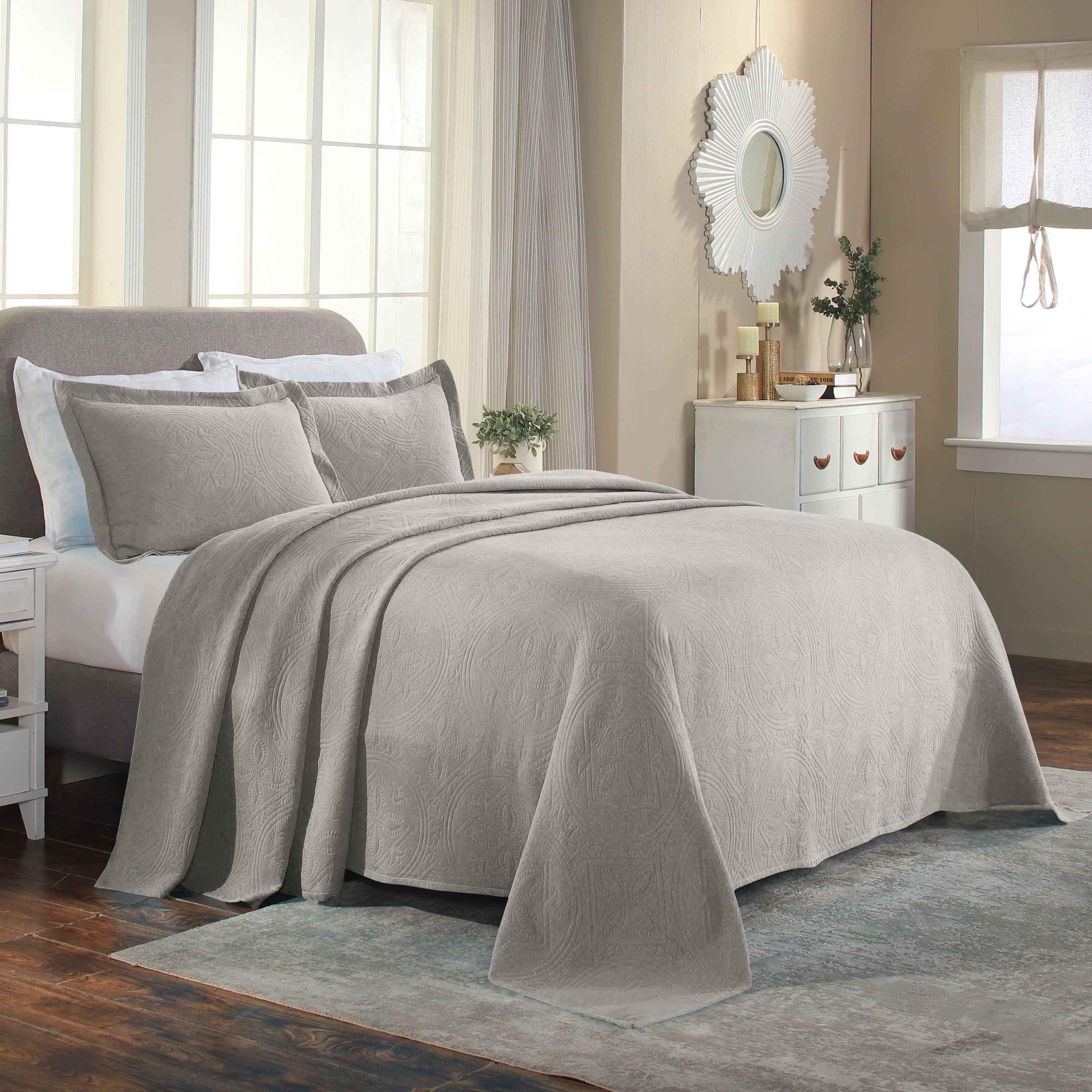 Celtic Circle Cotton Jacquard Matelasse Bedspread Set - Bedspread by Superior Brand