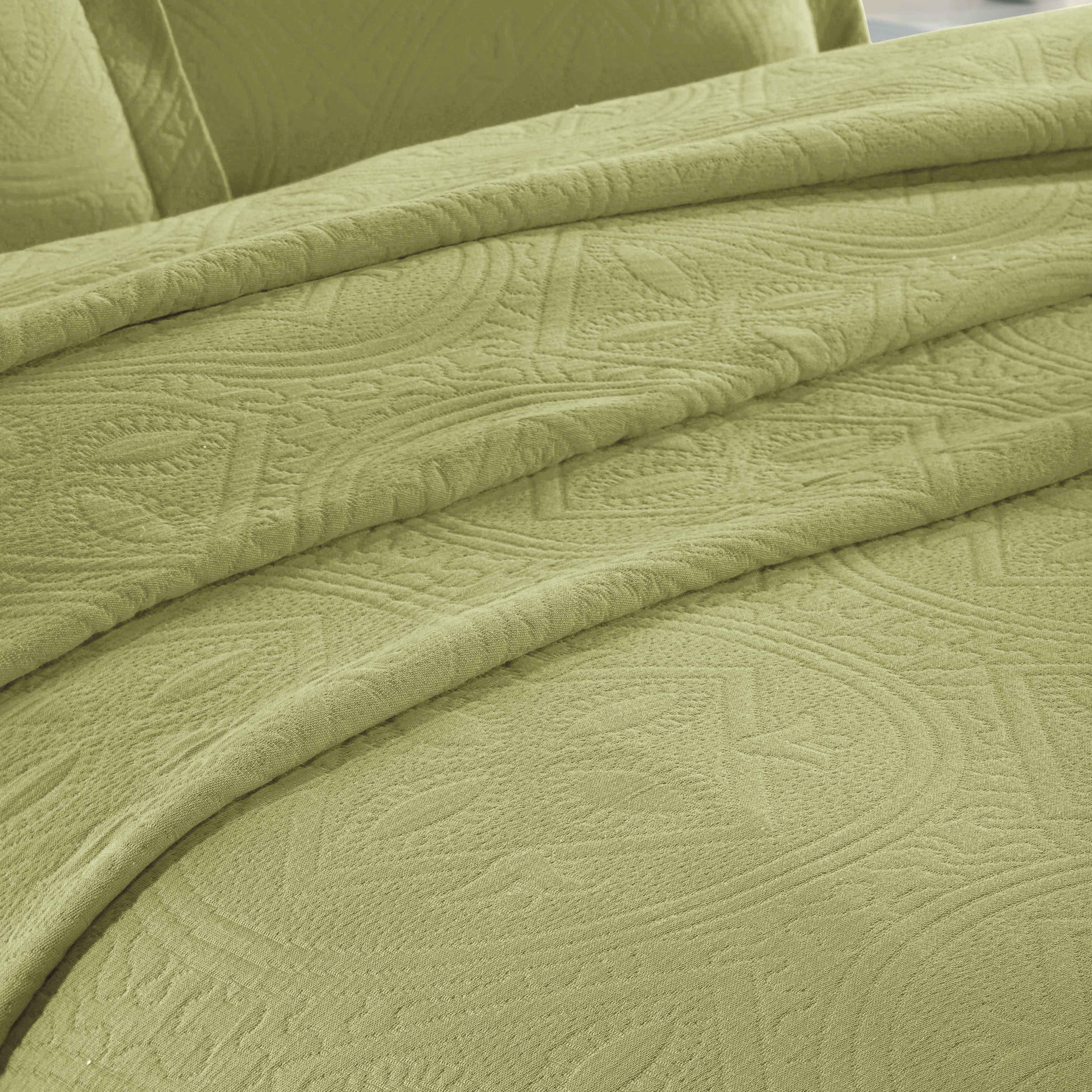 Celtic Circle Cotton Jacquard Matelasse Bedspread Set - Bedspread by Superior Brand