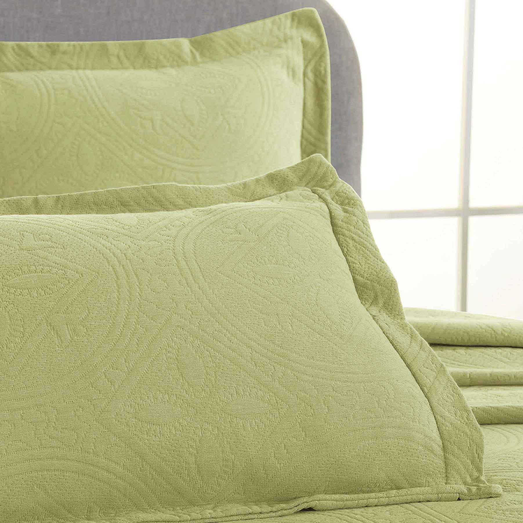 Celtic Circle Cotton Jacquard Matelasse Bedspread Set - Bedspread by Superior Brand