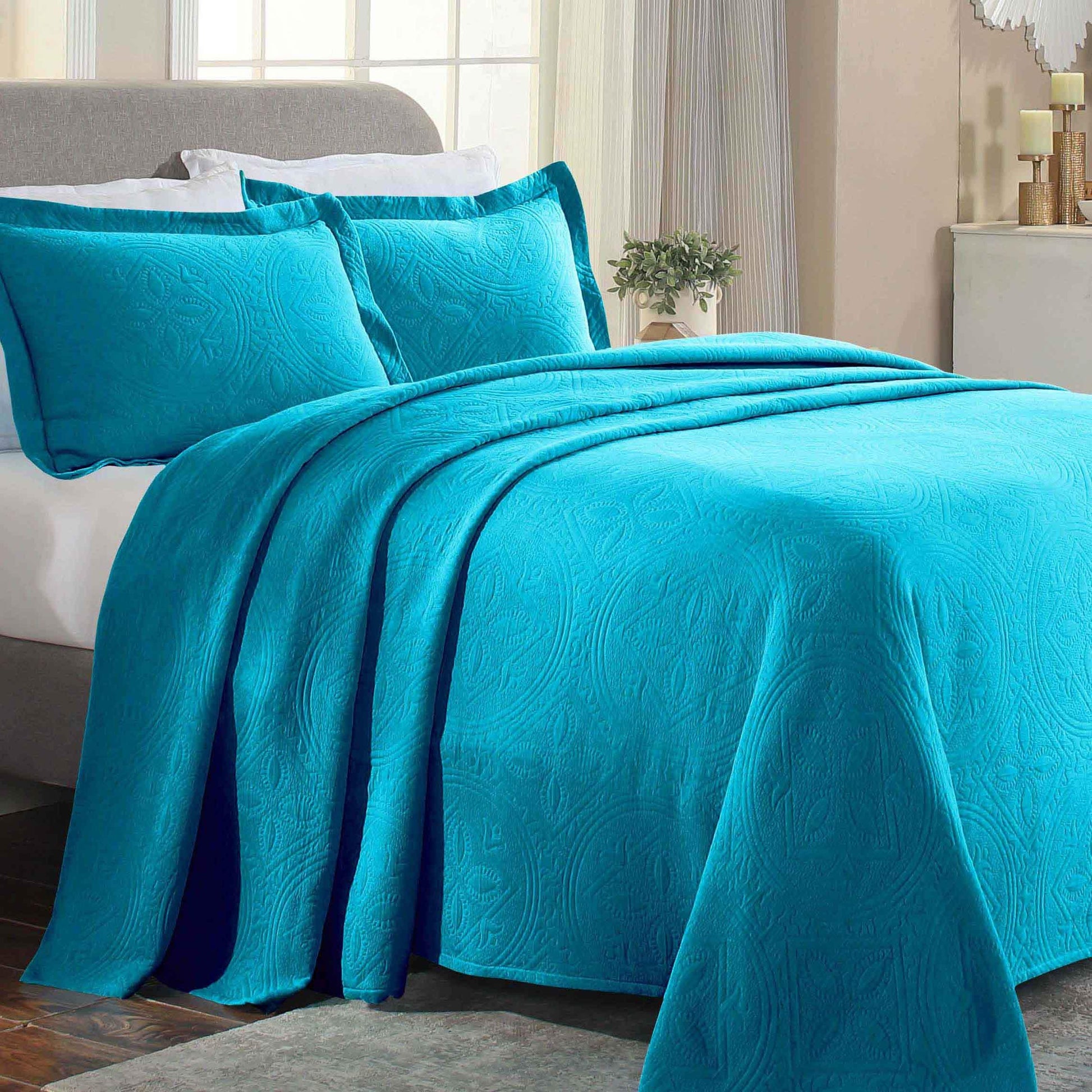 Celtic Circle Cotton Jacquard Matelasse Bedspread Set - Bedspread by Superior Brand