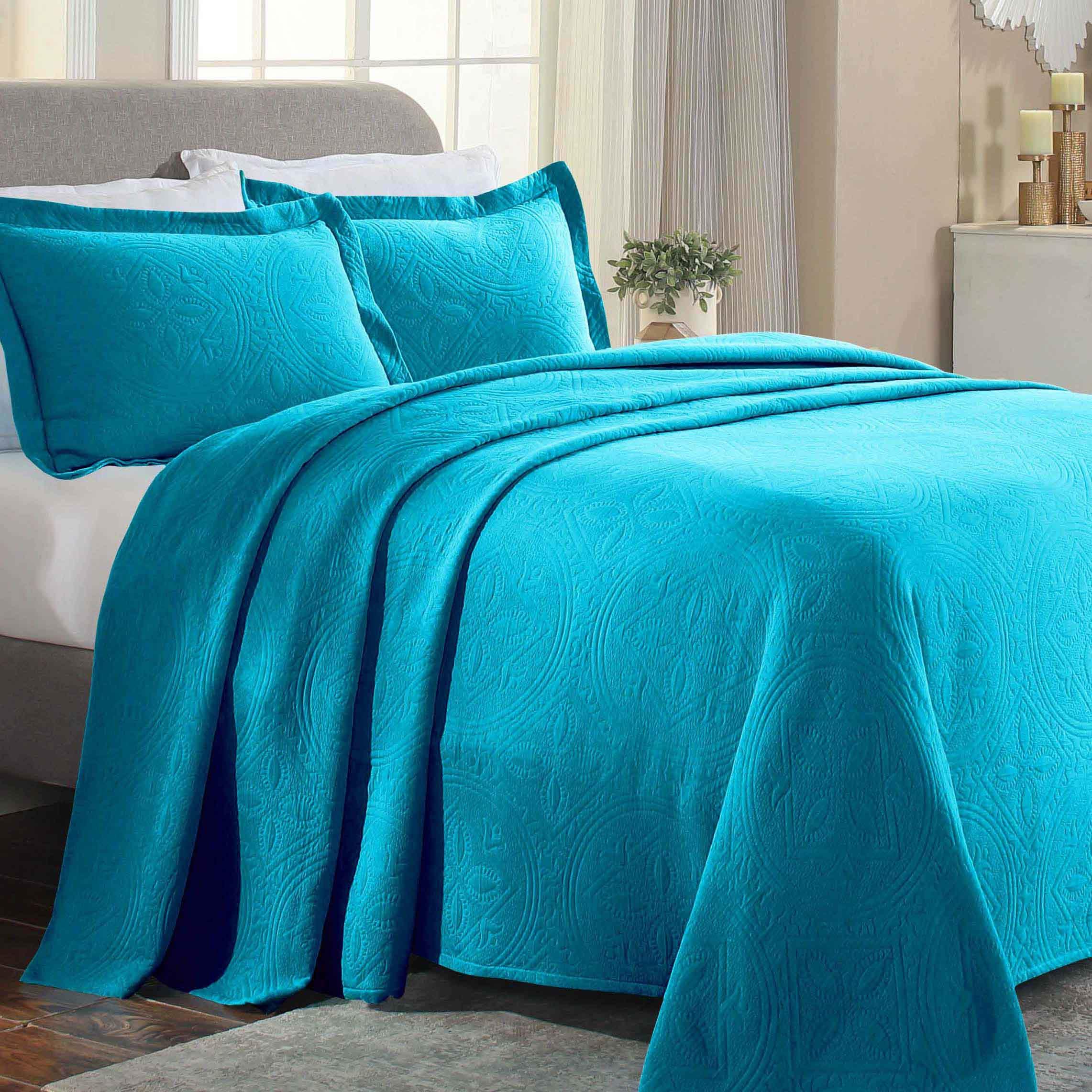 Celtic Circle Cotton Jacquard Matelasse Bedspread Set - Bedspread by Superior Brand