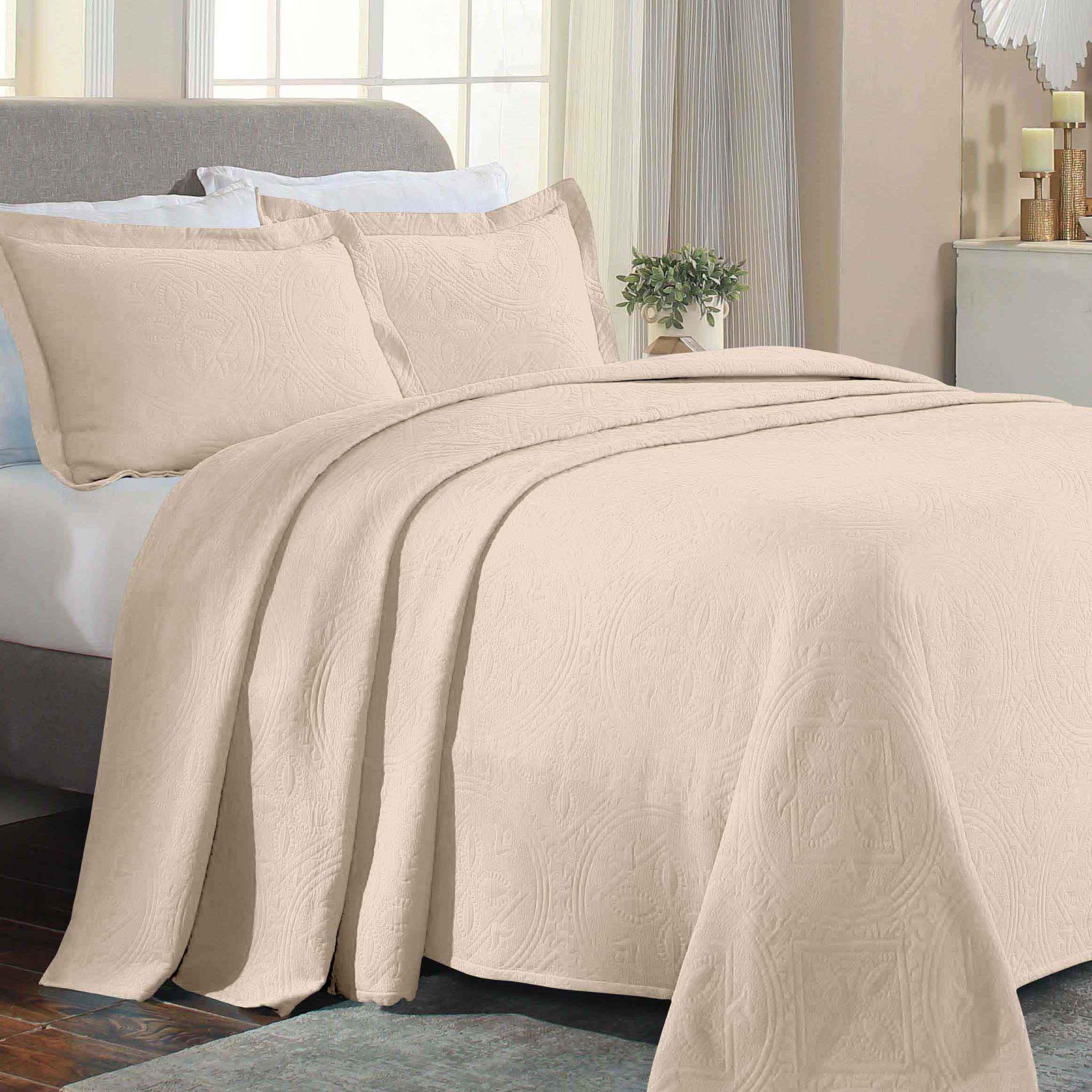 Celtic Circle Cotton Jacquard Matelasse Bedspread Set - Bedspread by Superior Brand
