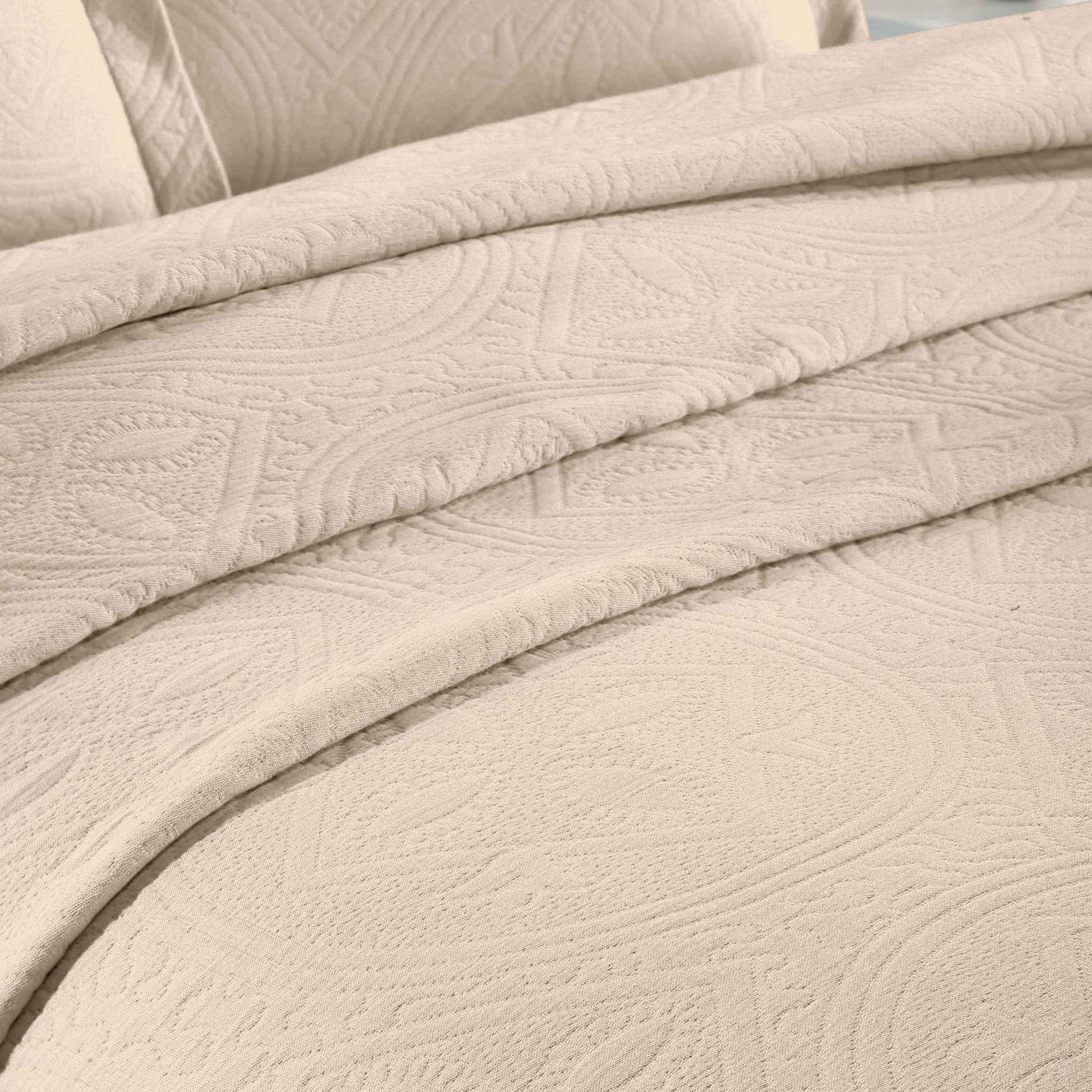 Celtic Circle Cotton Jacquard Matelasse Bedspread Set - Bedspread by Superior Brand
