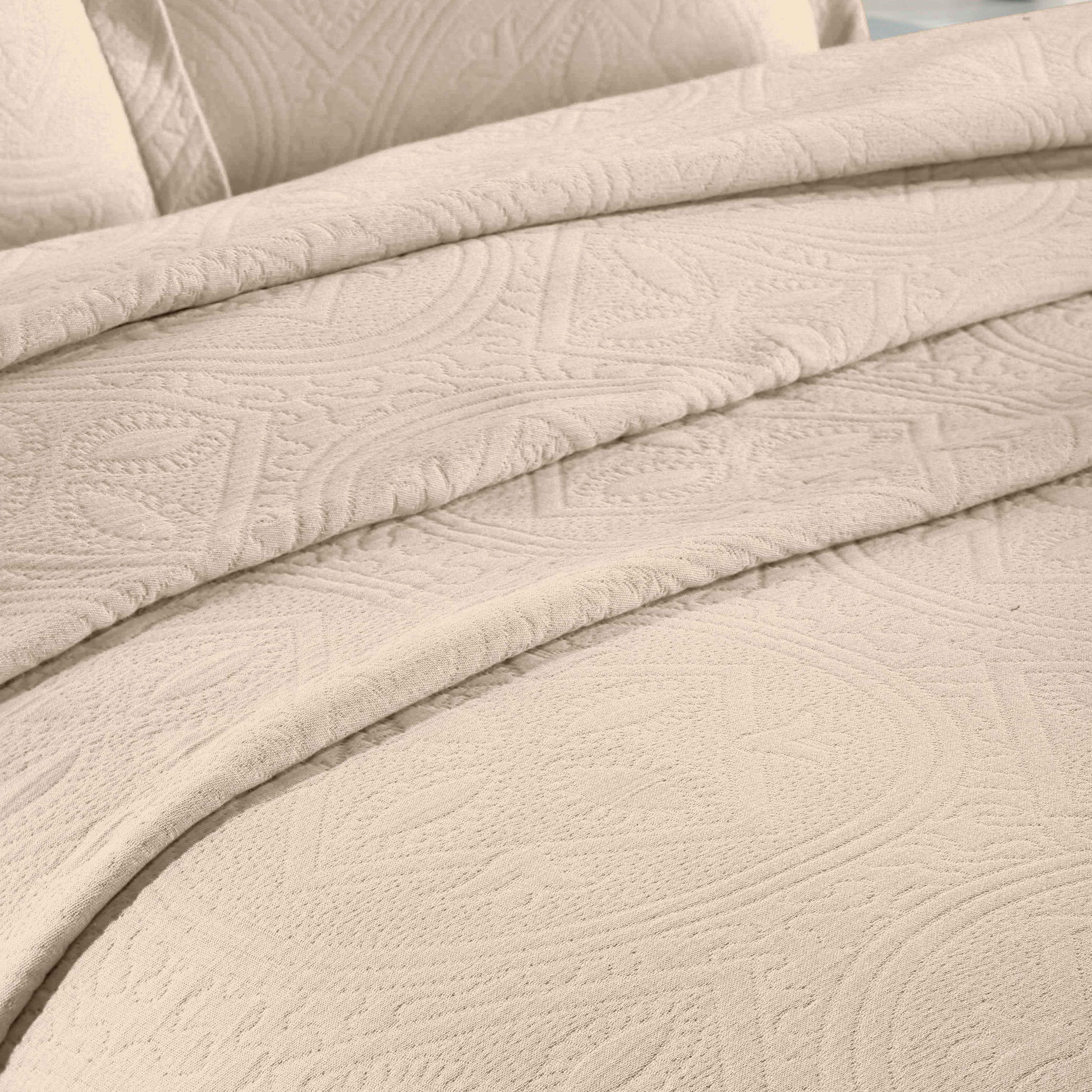 Celtic Circle Cotton Jacquard Matelasse Bedspread Set - Bedspread by Superior Brand